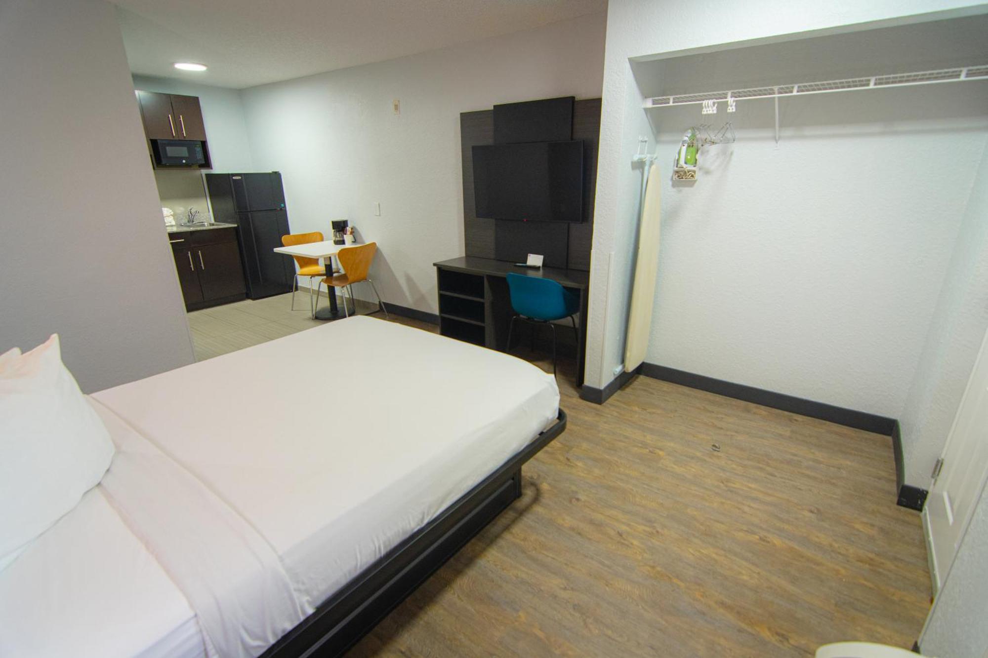 Hotel 6-coral Springs, Fl - Lauderdale