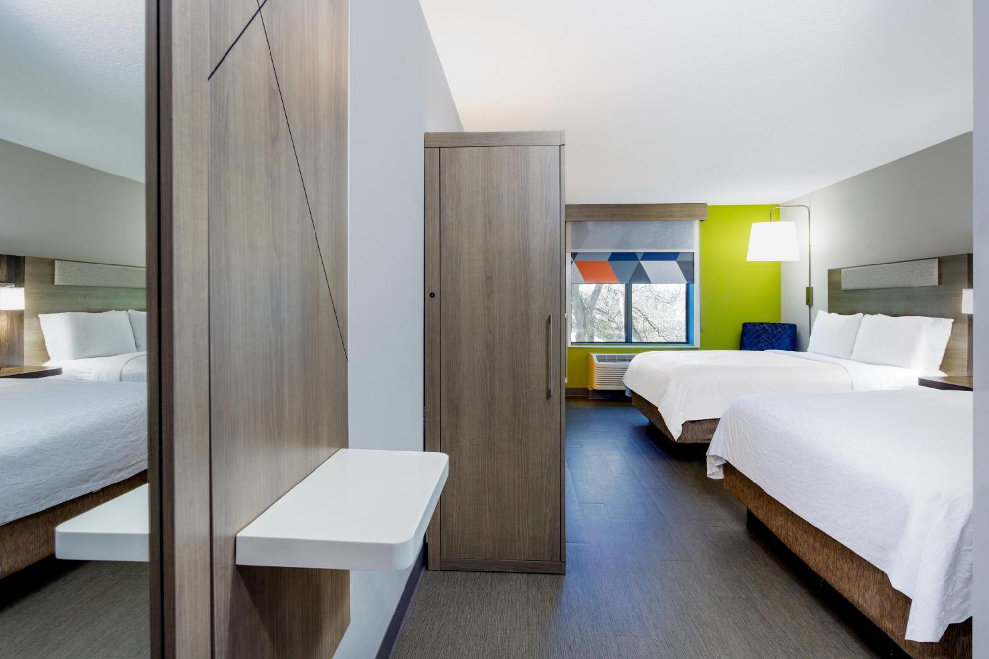 Hotel Express & - Mayport / By Ihg