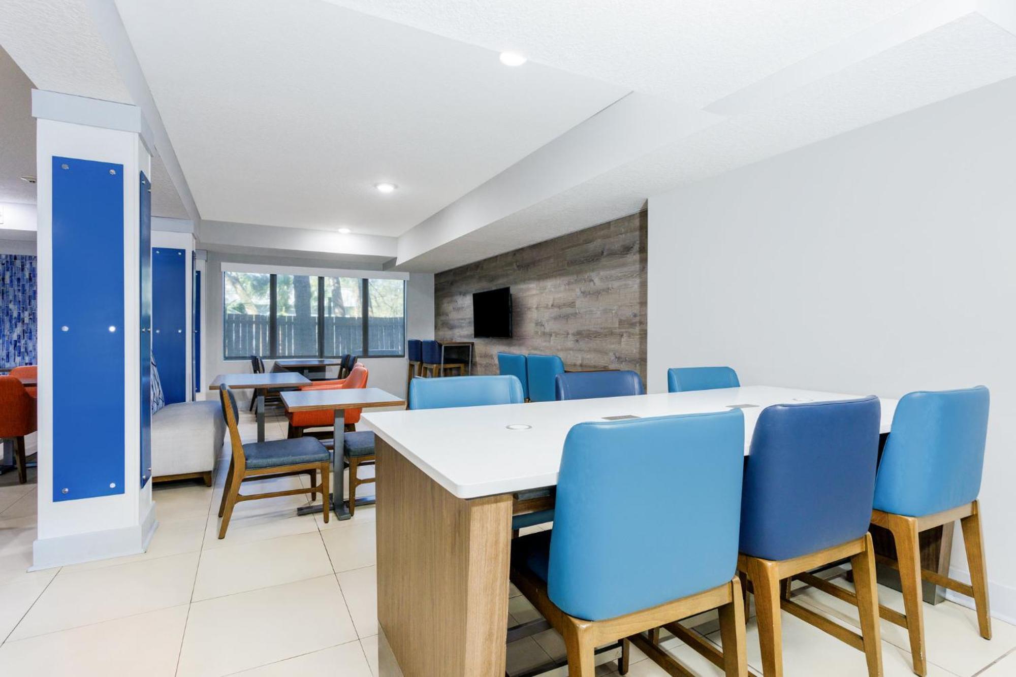 Express & - Mayport / By Ihg Jacksonville