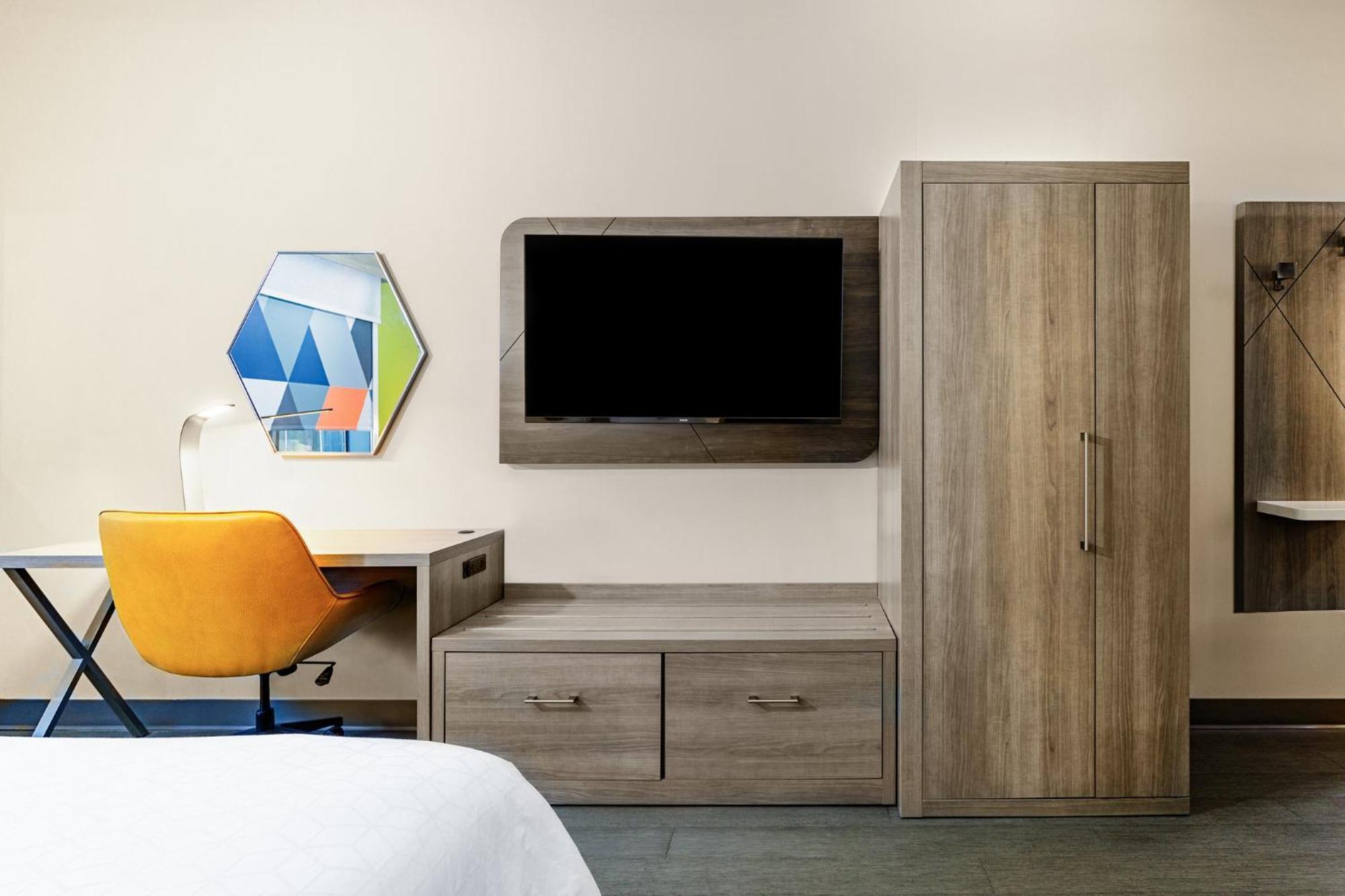 Express & - Mayport / By Ihg Hotel