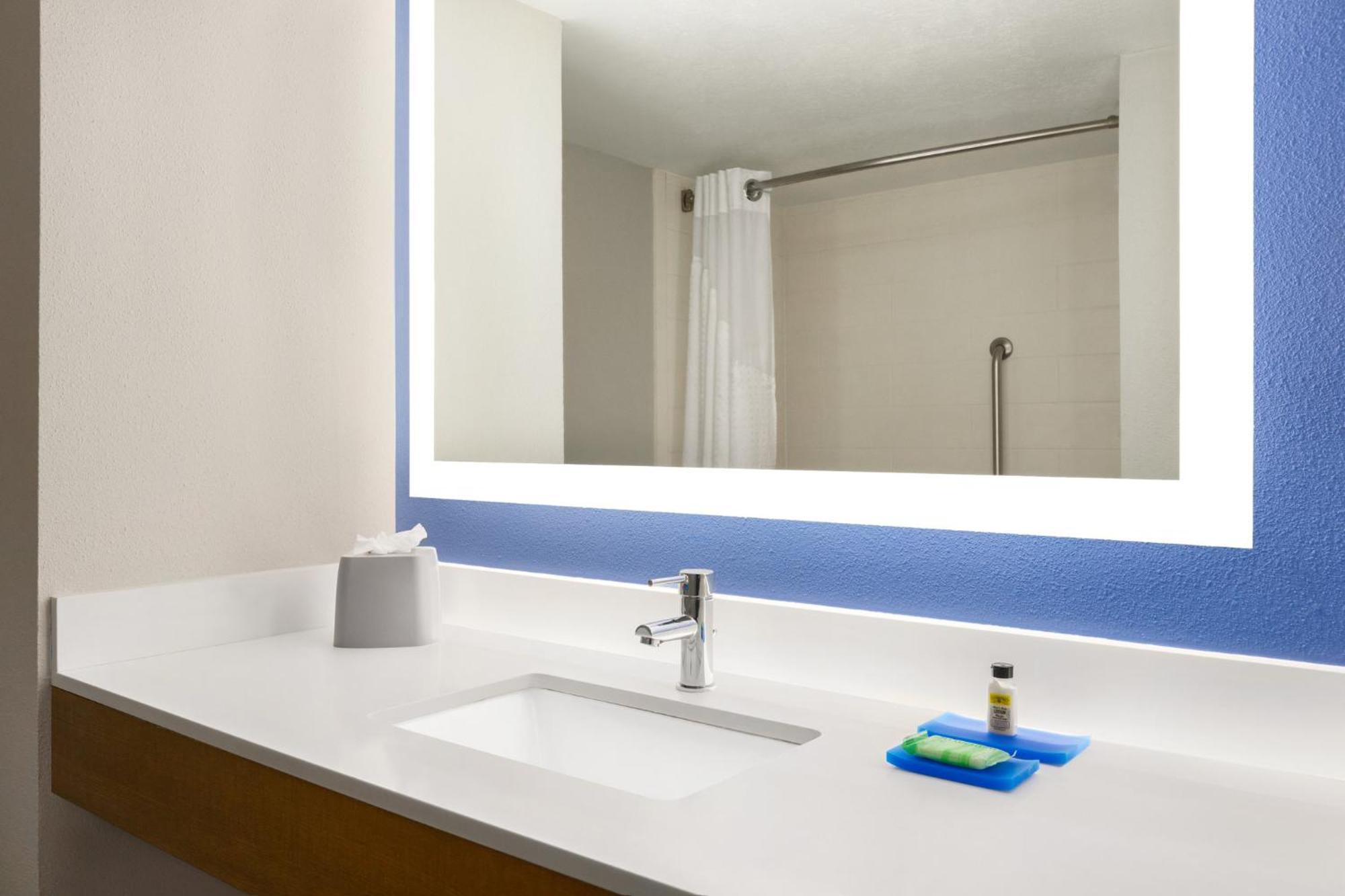 Express Vero Beach-west I-95 By Ihg Hotel Vero Beach