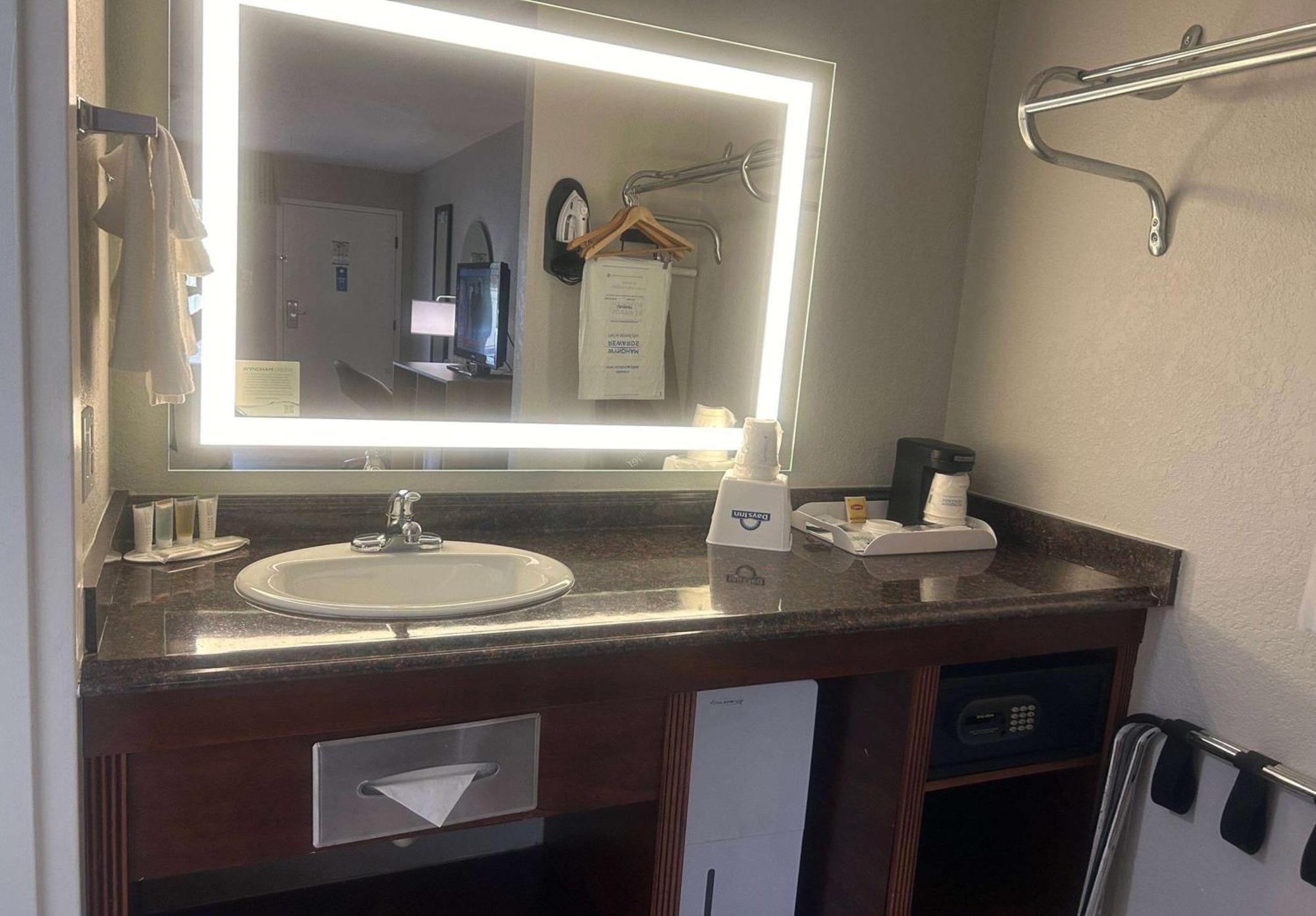 Days By Wyndham Town Center Hotel Port Charlotte
