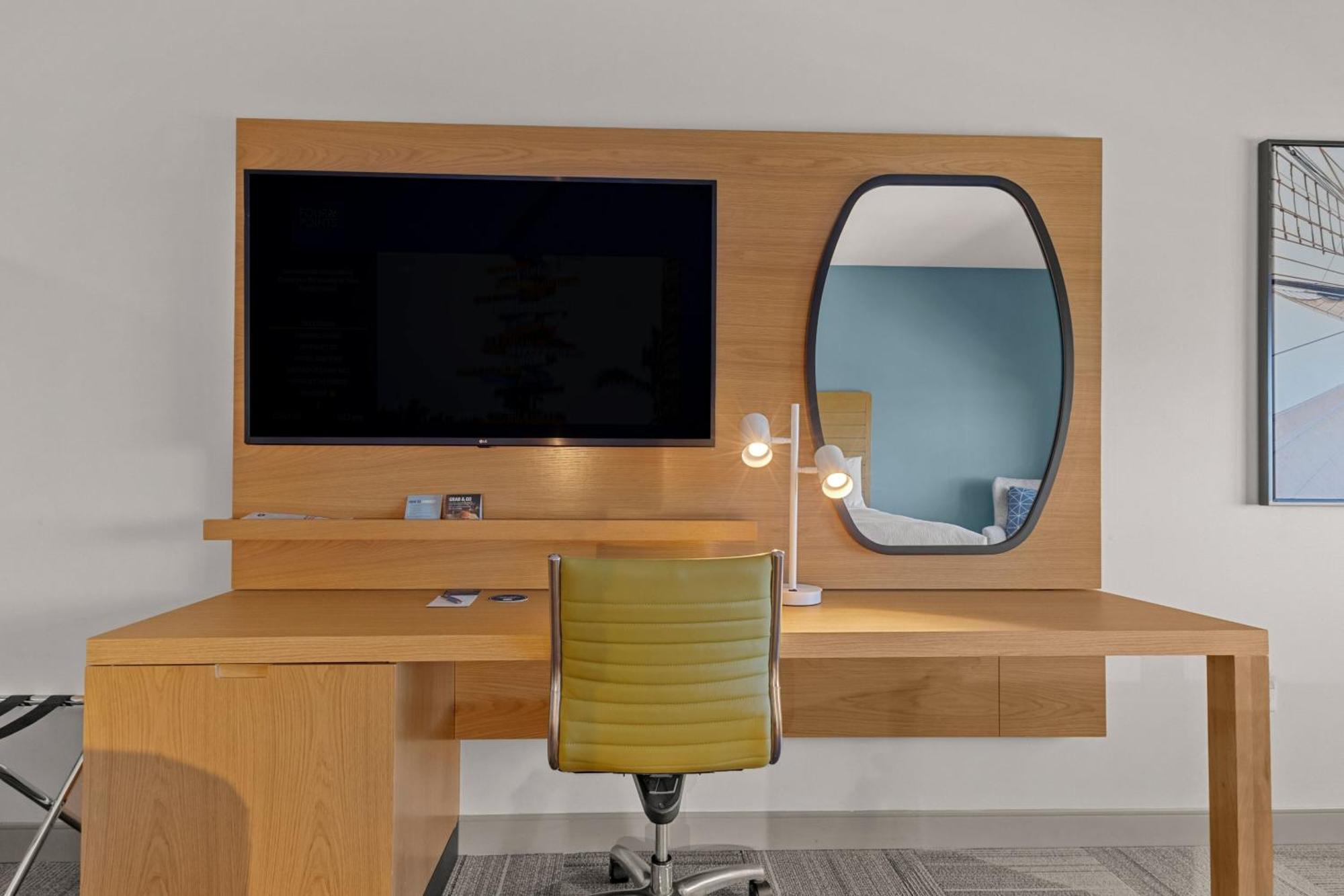 Hotel Four Points By Sheraton Harborside 4*