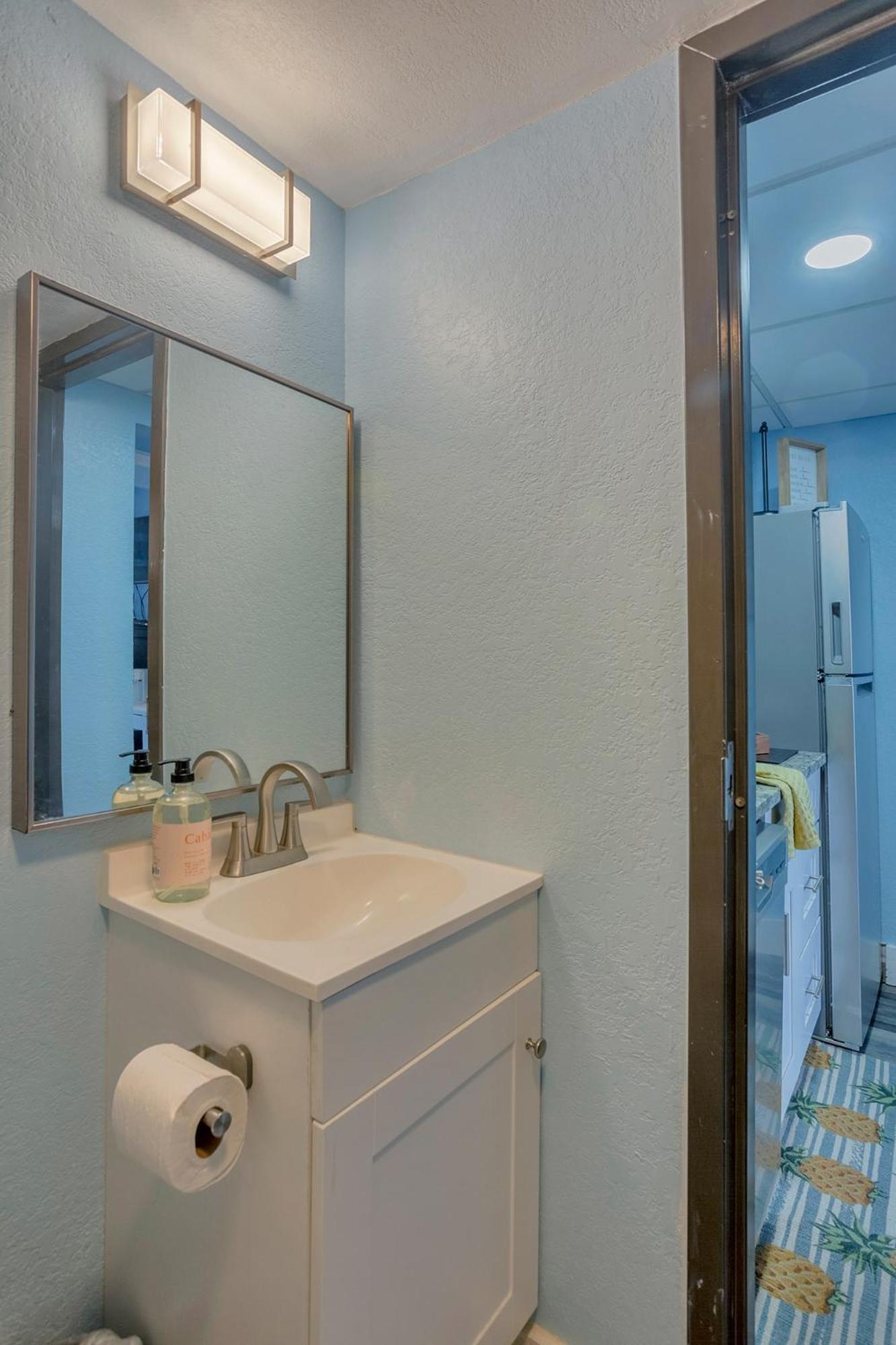 Aparthotel Tampa Bay, Step Away, Wifi, Free Parking,pools, Jacuzzi *