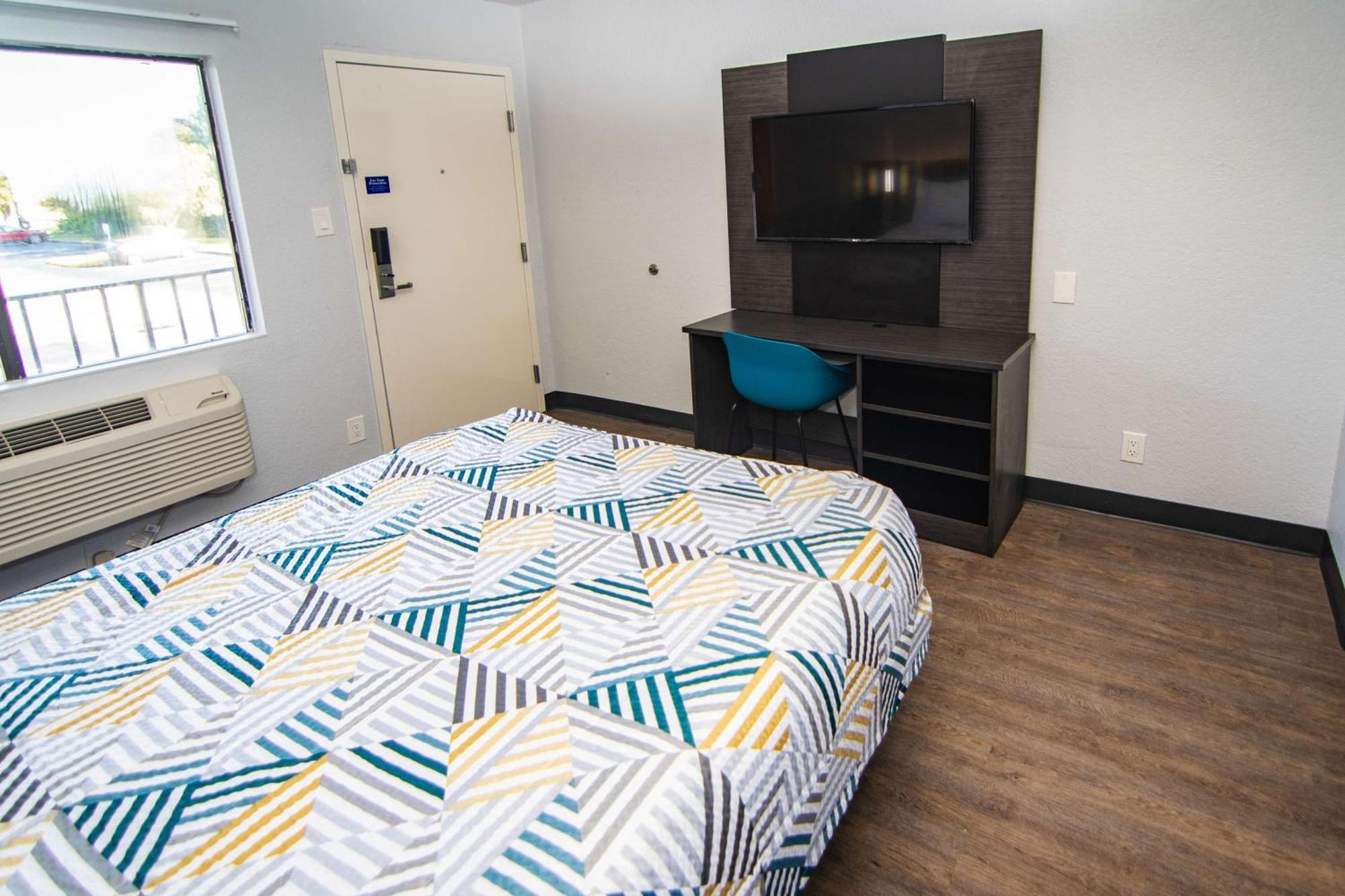Hotel 6-ft. Pierce, Fl