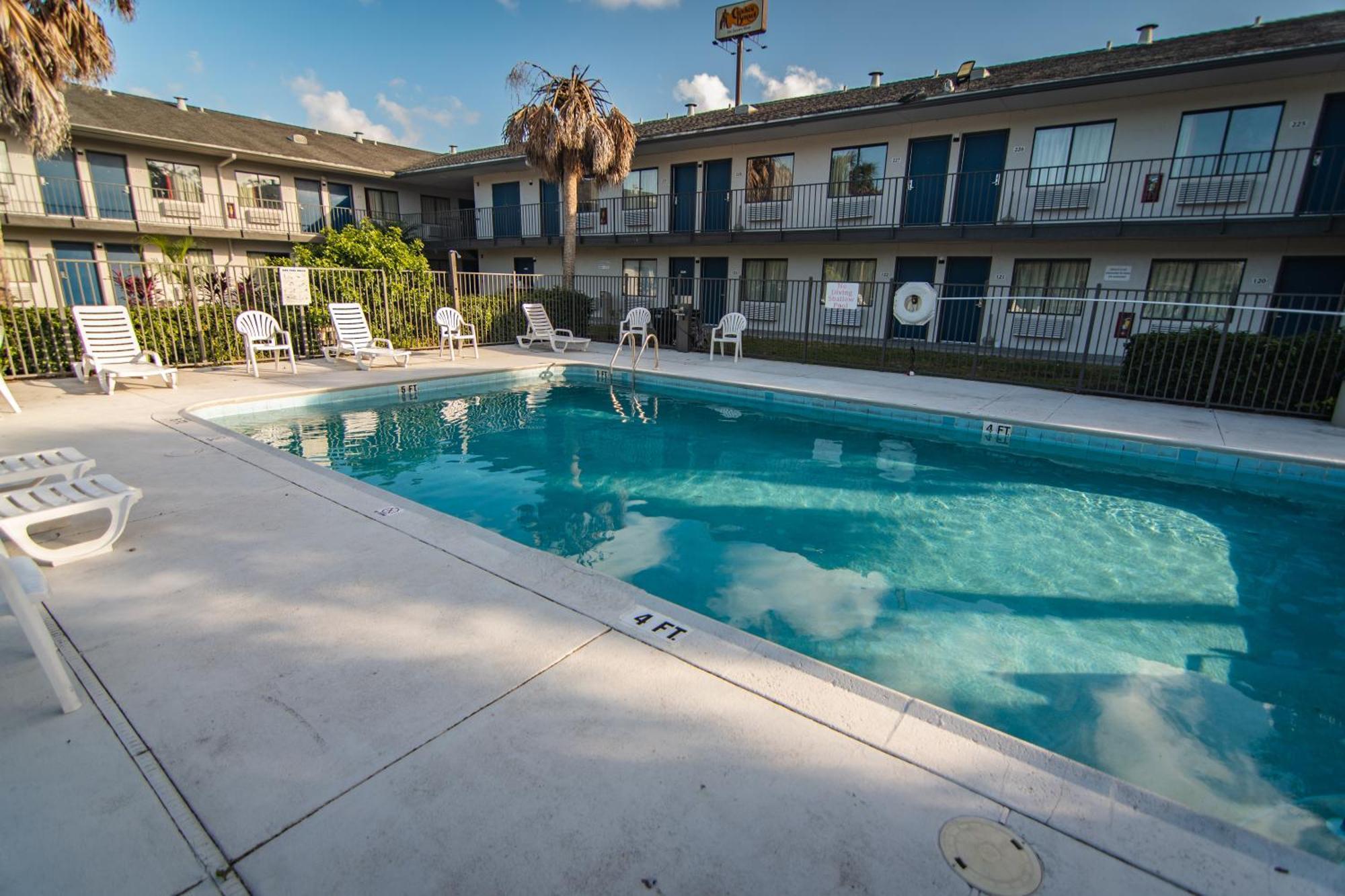 Hotel 6-ft. Pierce, Fl 2*
