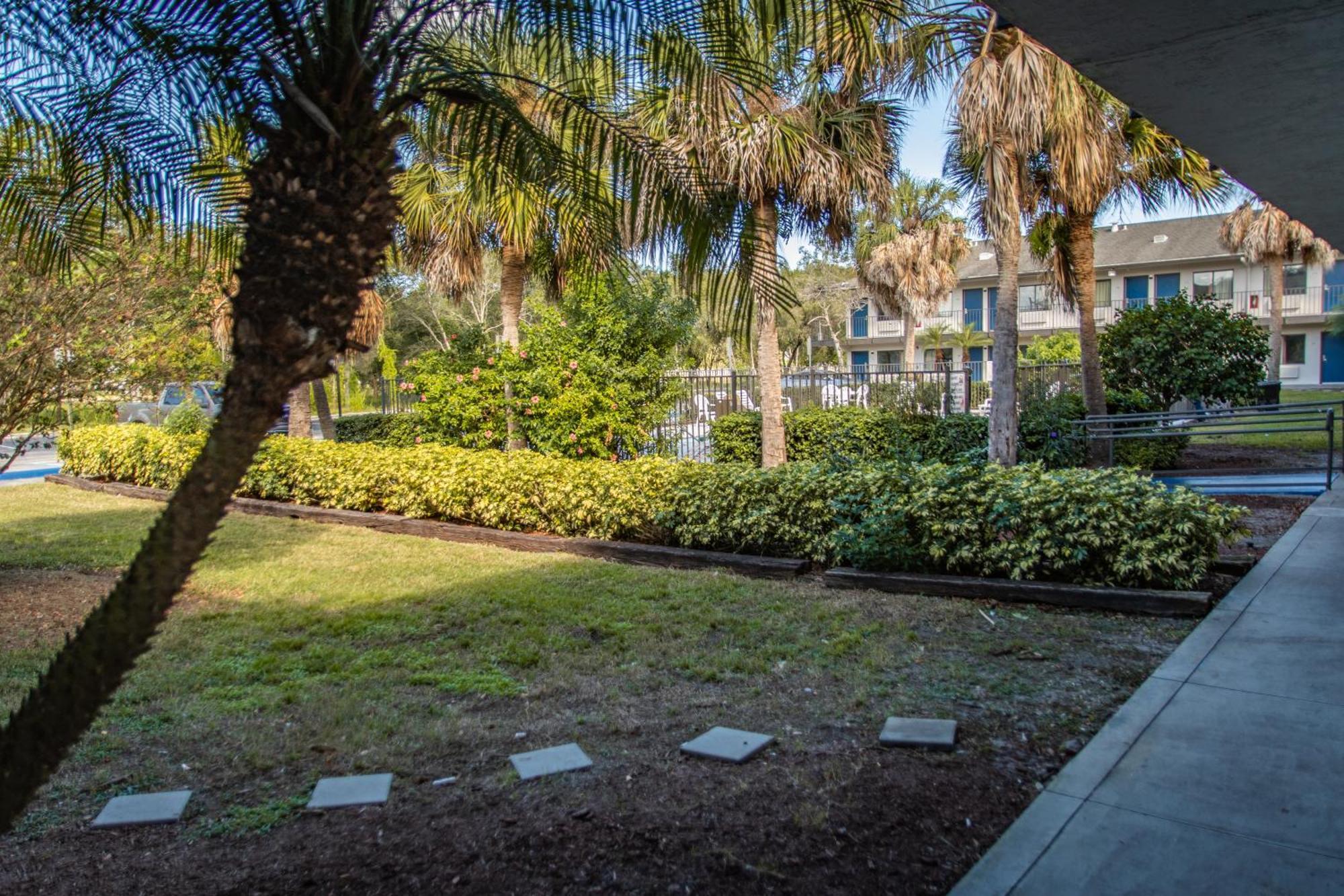 6-ft. Pierce, Fl