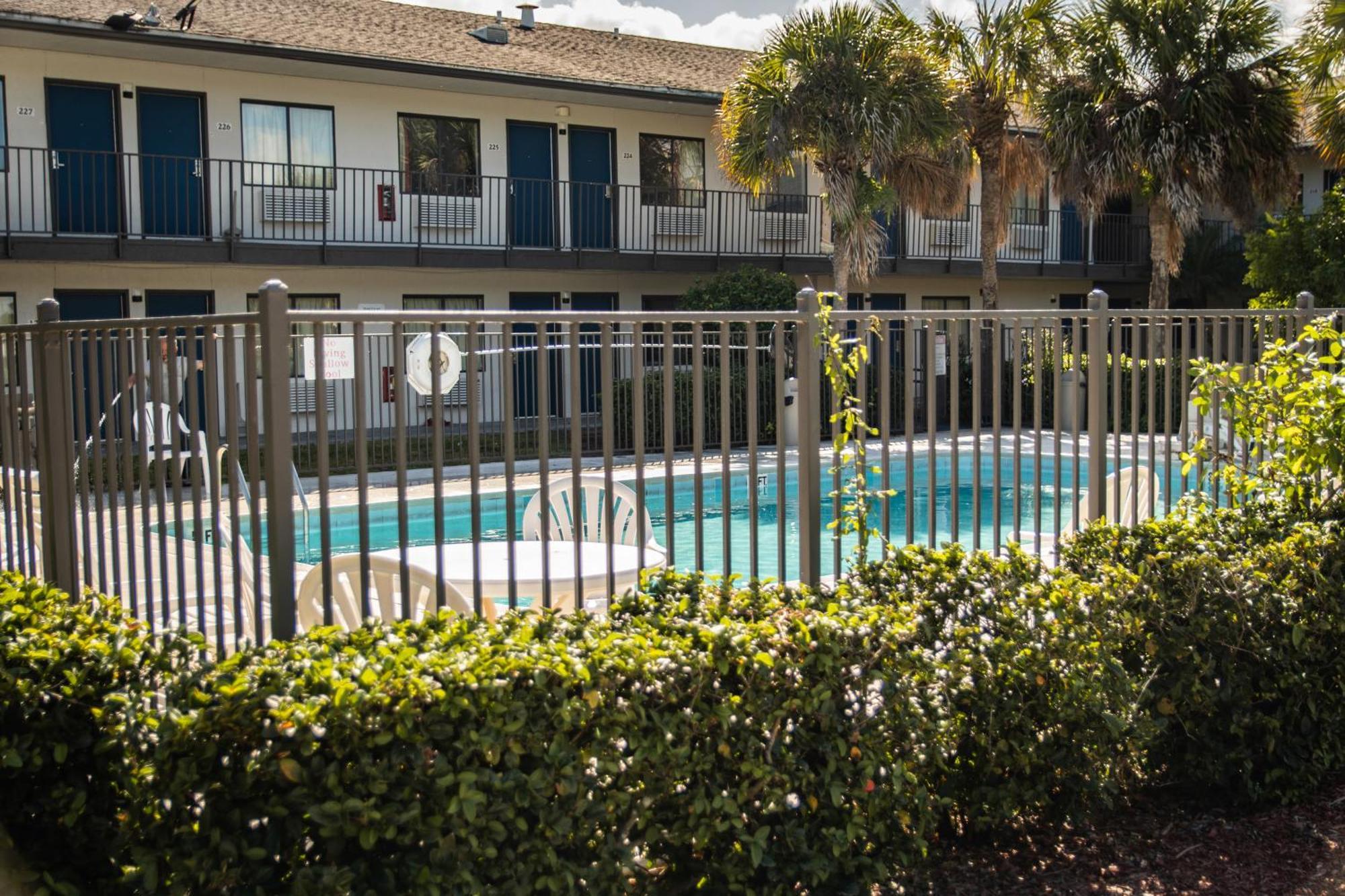 6-ft. Pierce, Fl Fort Pierce