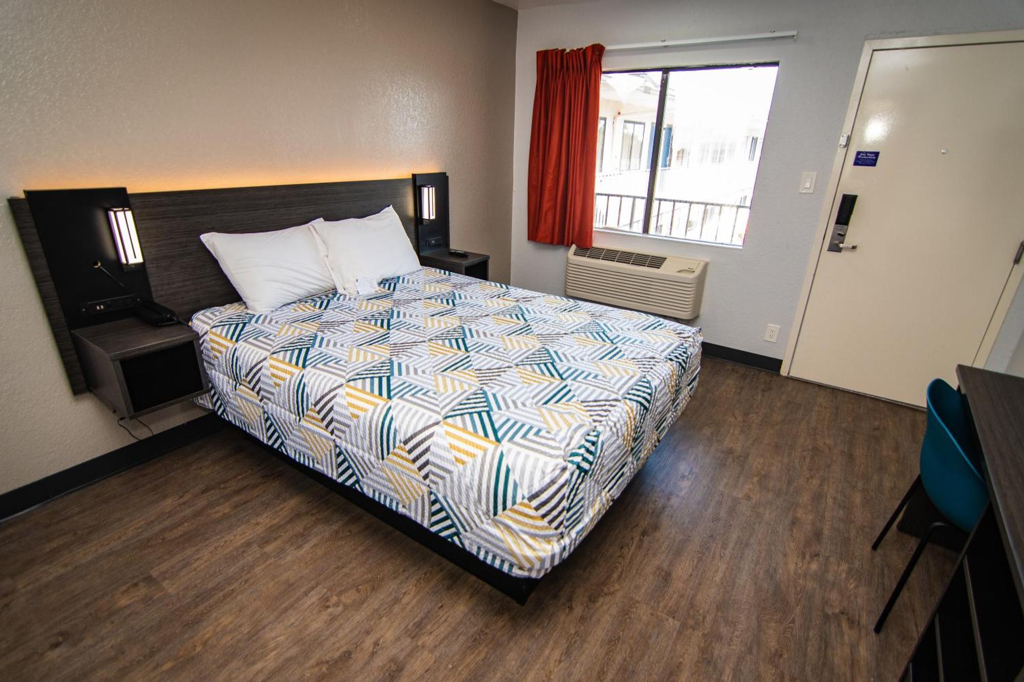Hotel 6-ft. Pierce, Fl 2*
