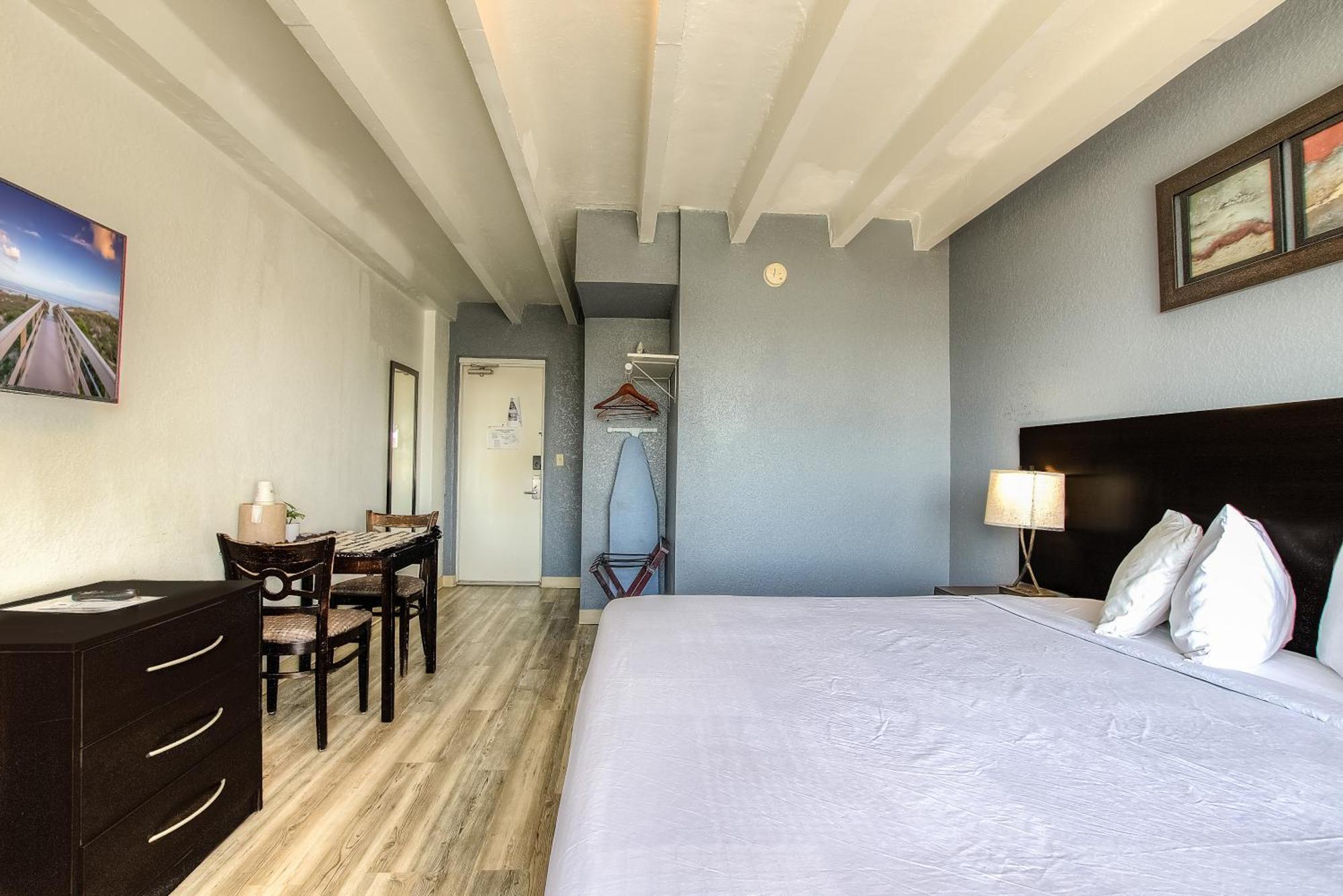 Hotel House 2*