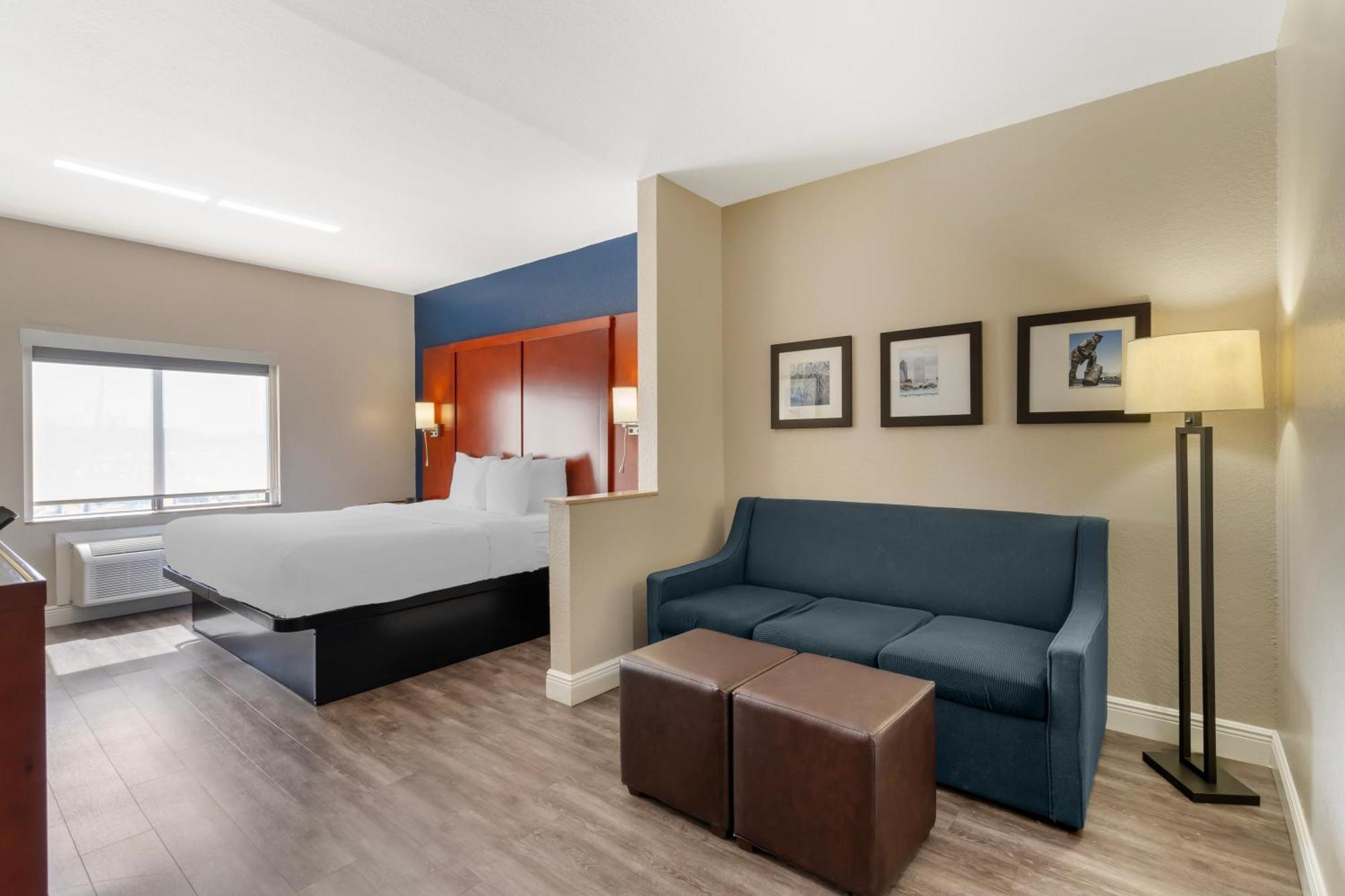 Hotel Comfort West 3*