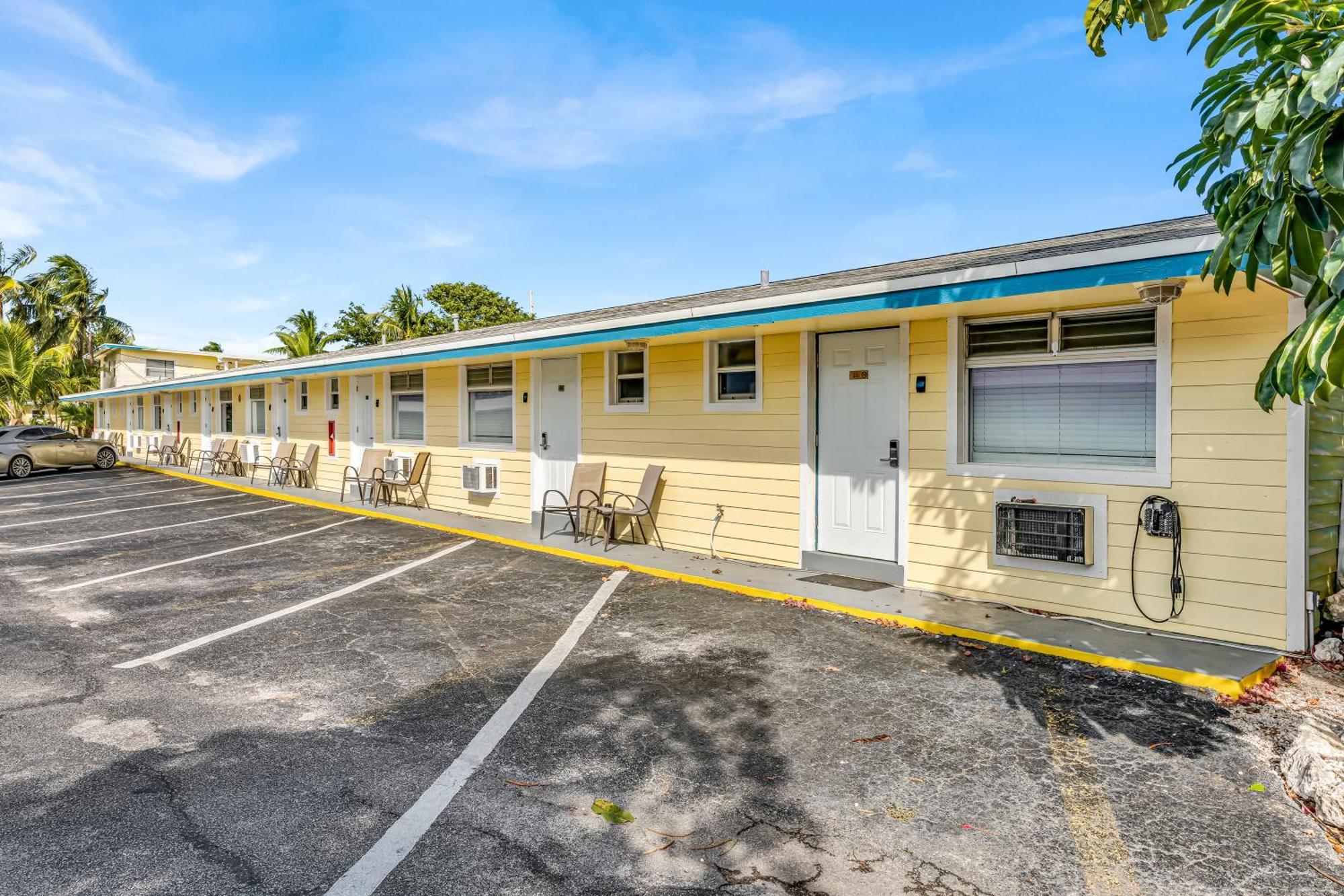 Resort Blackfin And Marina Marathon