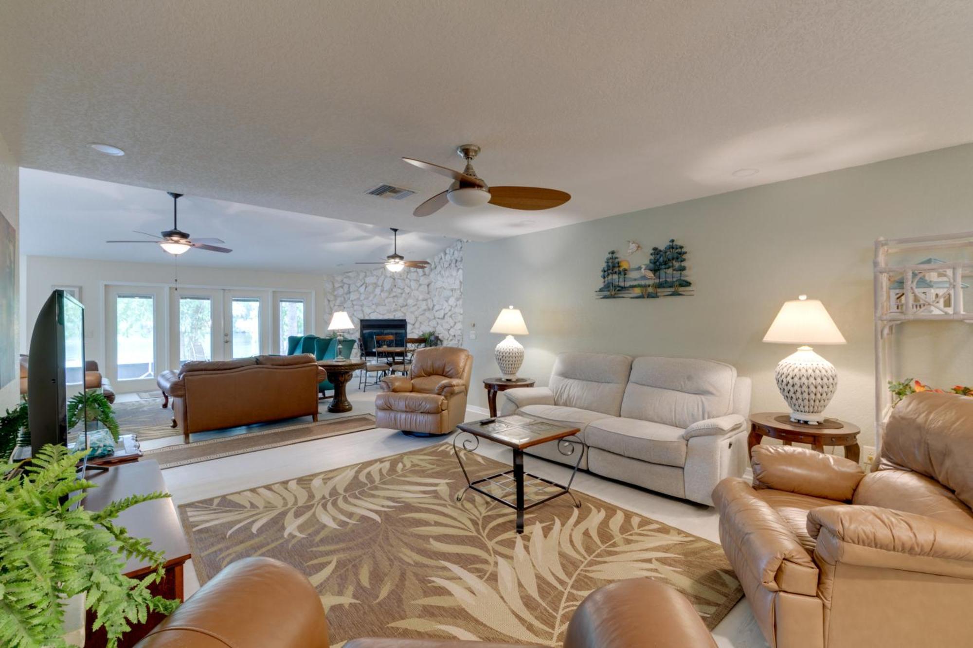 Waterfront With Private Dock And Lanai! Holiday home Dunnellon