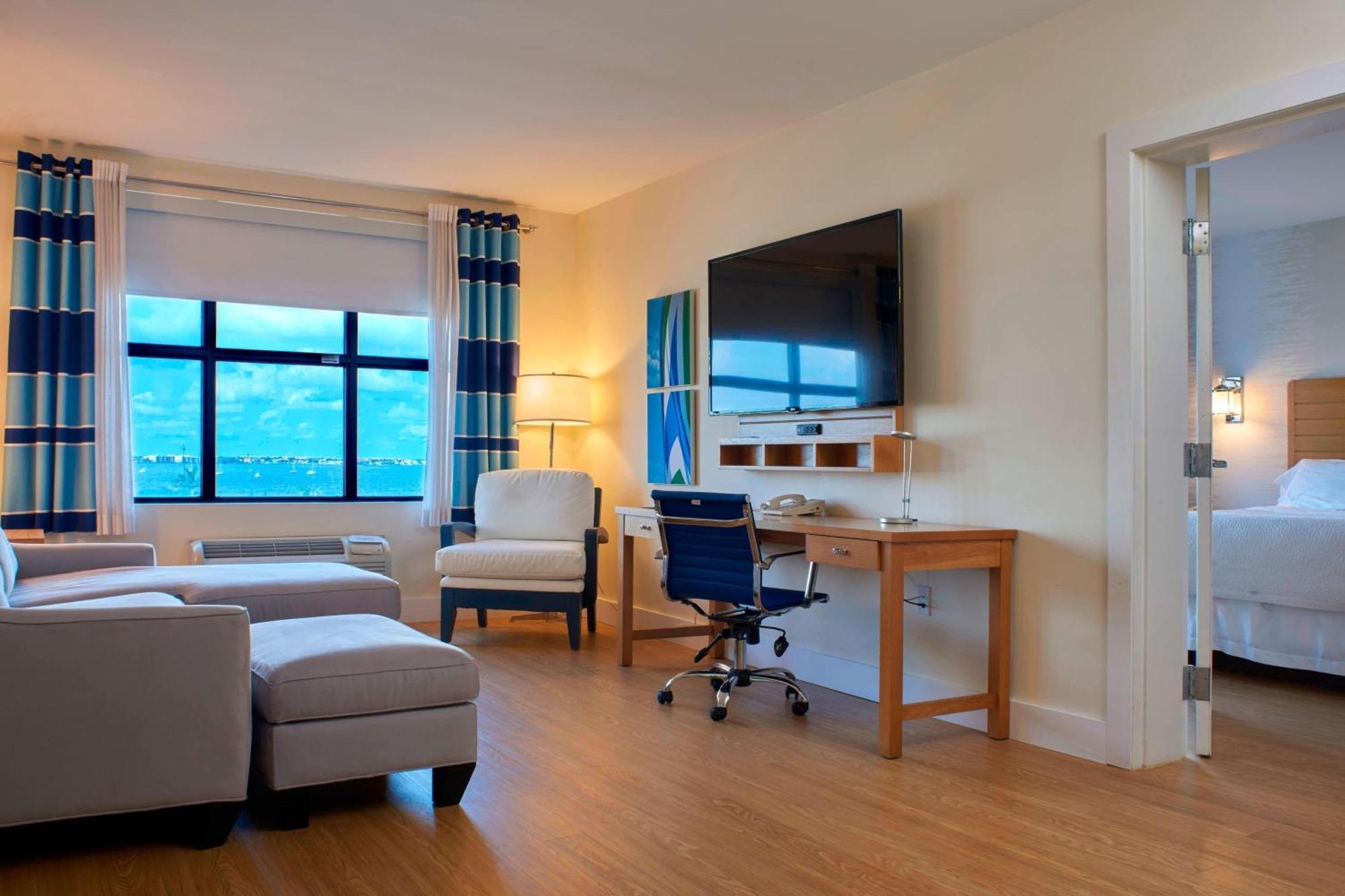 Four Points By Sheraton Harborside Hotel