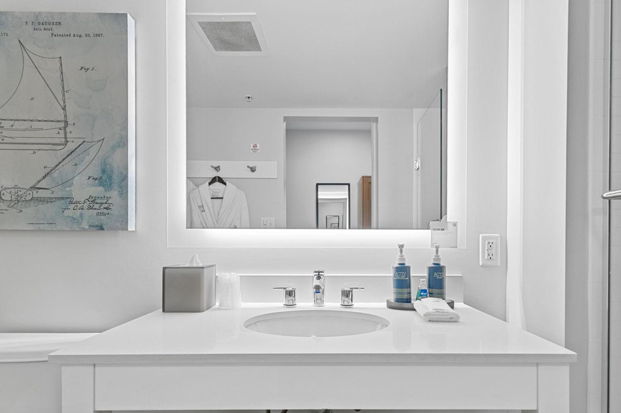 Four Points By Sheraton Harborside Hotel 4*