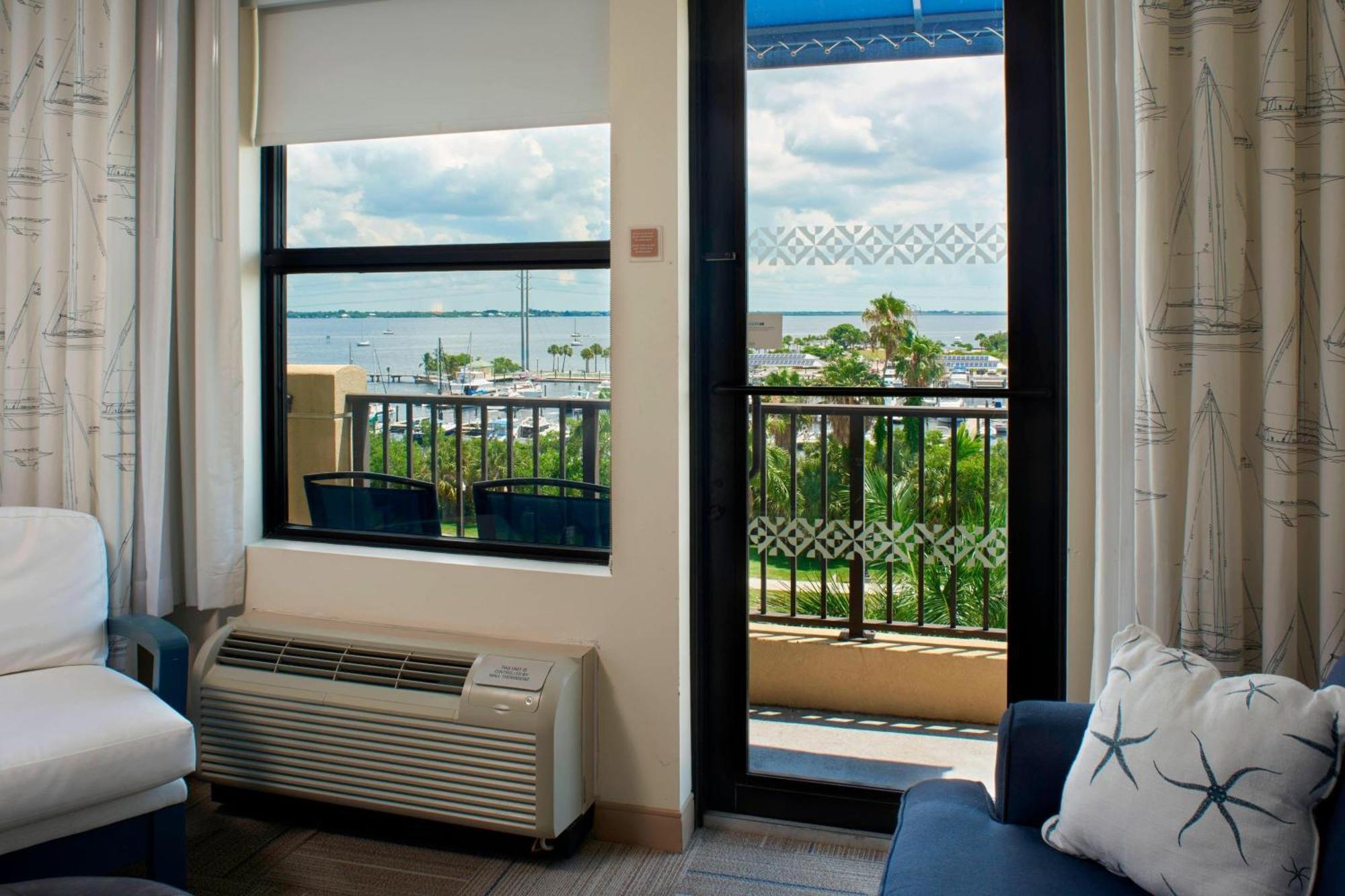 Four Points By Sheraton Harborside Hotel