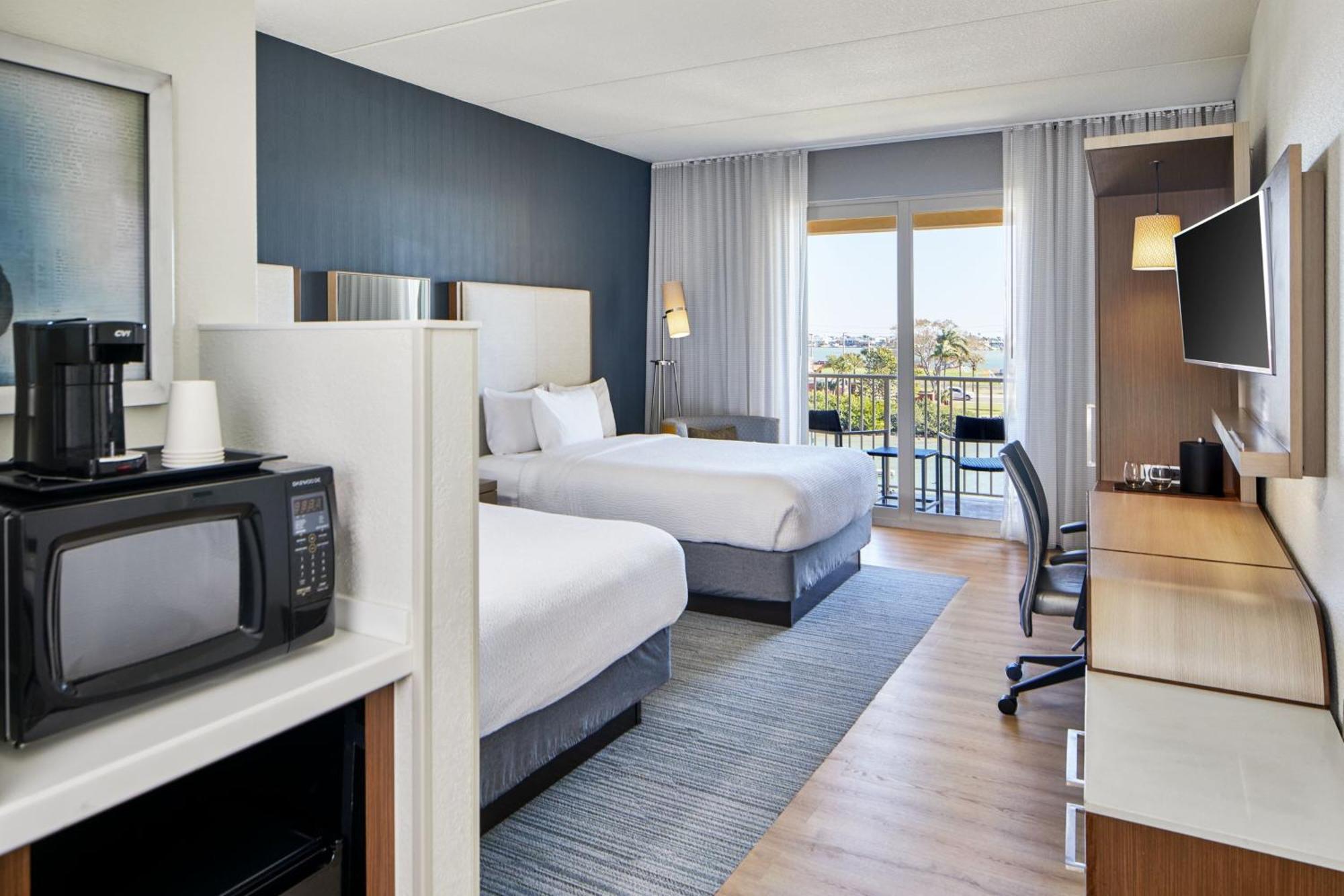 Courtyard By Marriott St. Petersburg Clearwater/madeira Hotel Madeira Beach