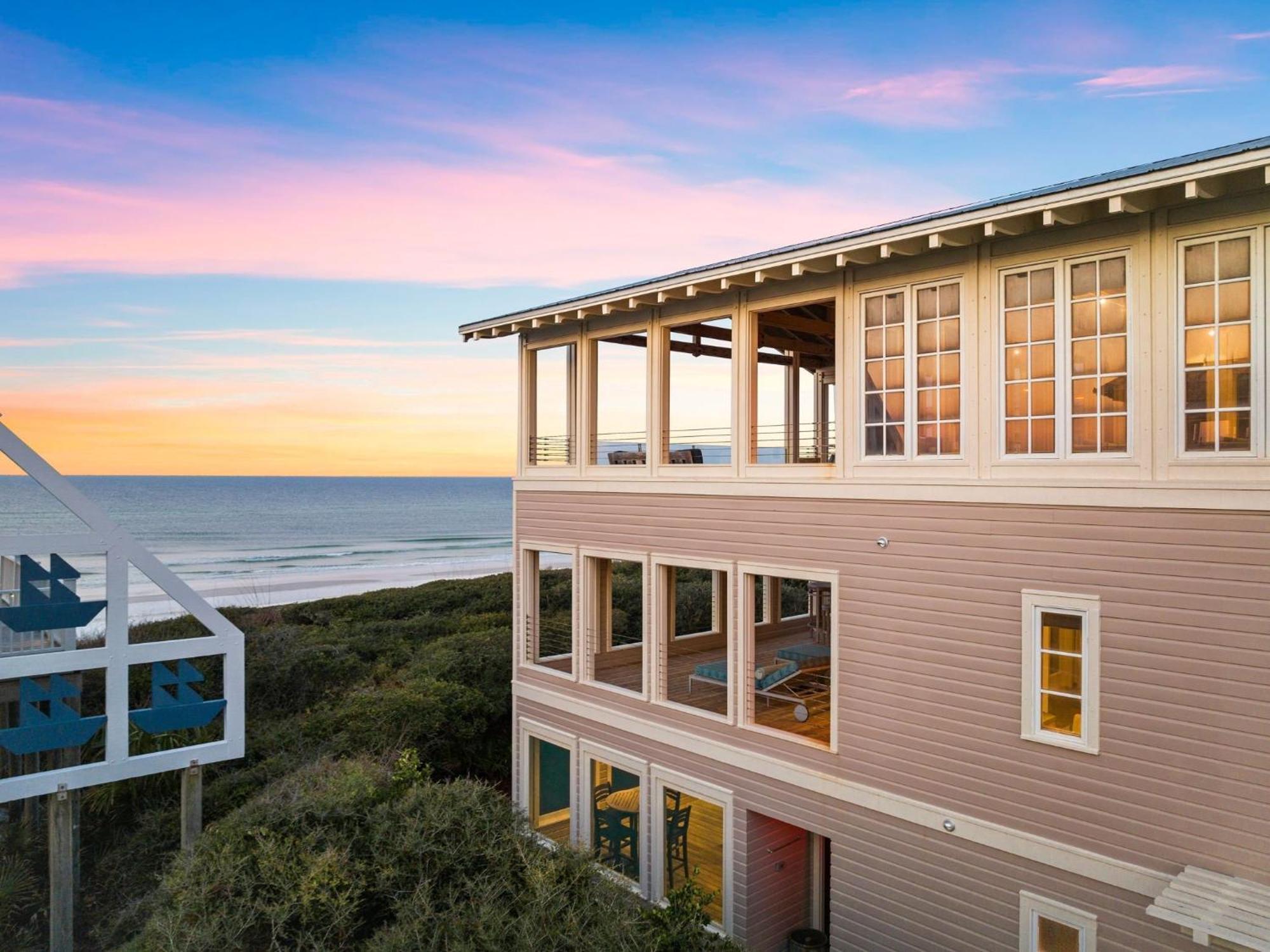 Front Seaside - Outside The Box - 4br 4,5bth