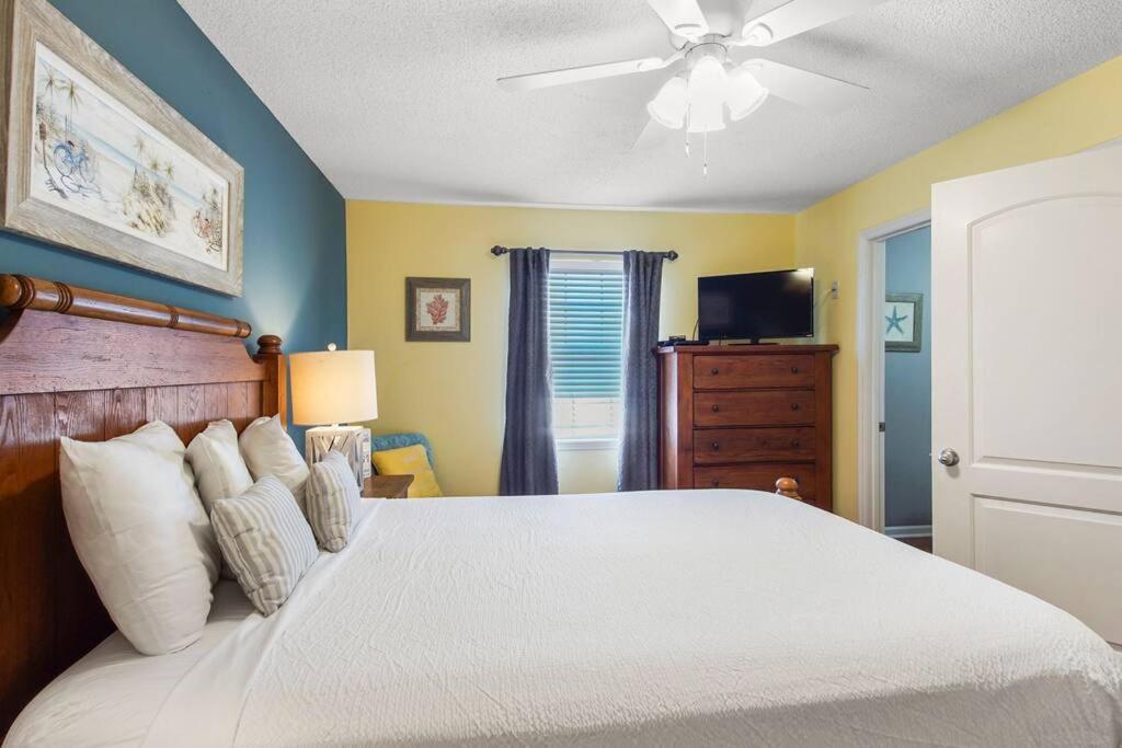 Lazy Palm 4 Pools Short Walk To Beach! Sleeps 5! Apartment