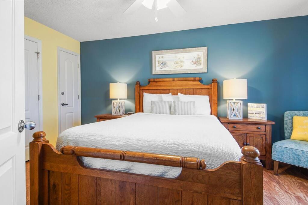 Apartment Lazy Palm 4 Pools Short Walk To Beach! Sleeps 5! *