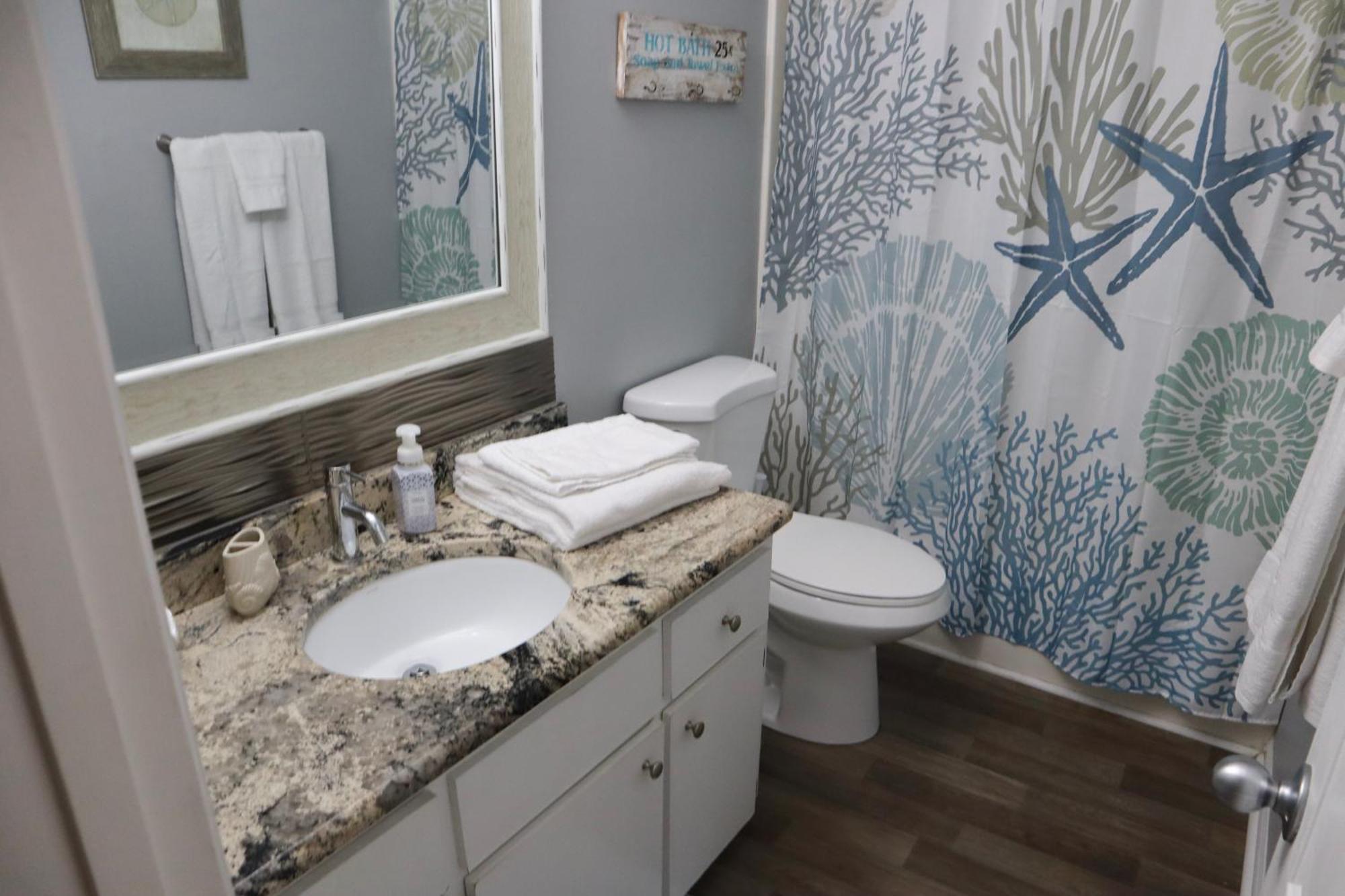 Apartment Lazy Palm 4 Pools Short Walk To Beach! Sleeps 5!
