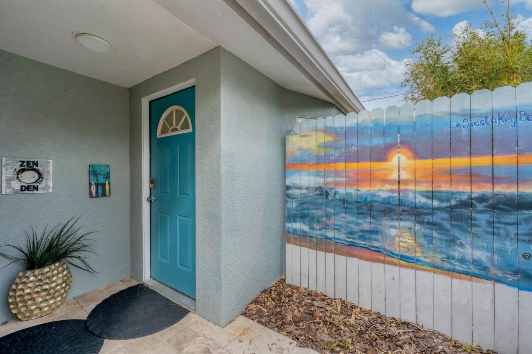 Apartment With Heated Pool Just Off Siesta Key *