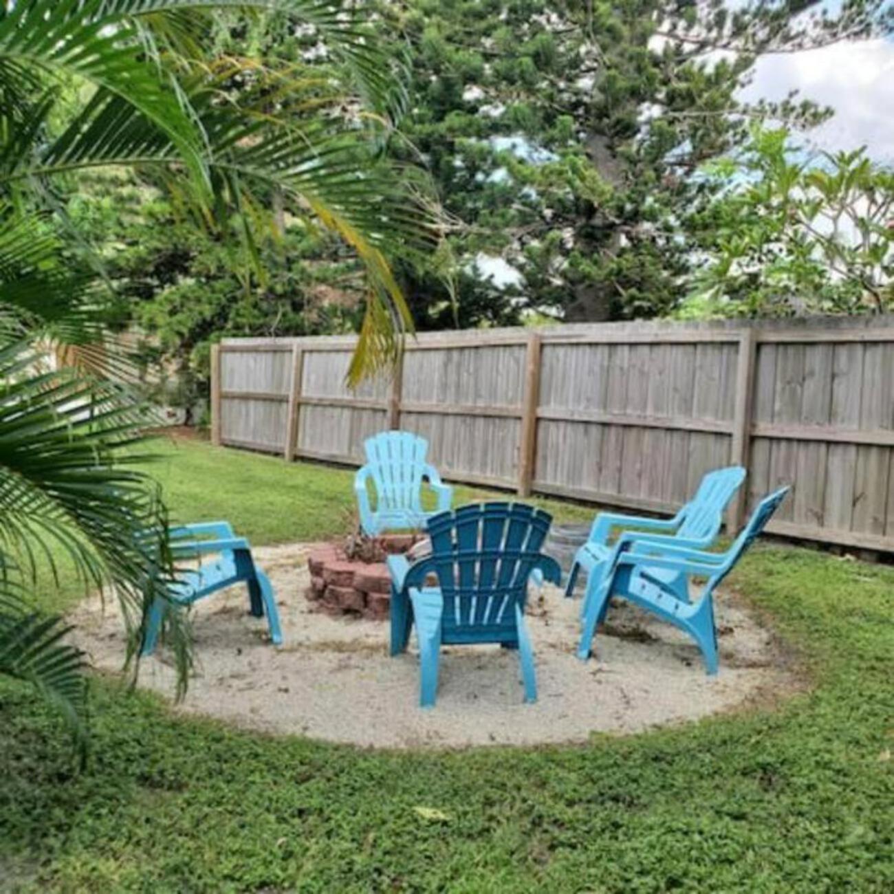 Fantastic Island House 1 Mile To The With Heated Pool Holiday home