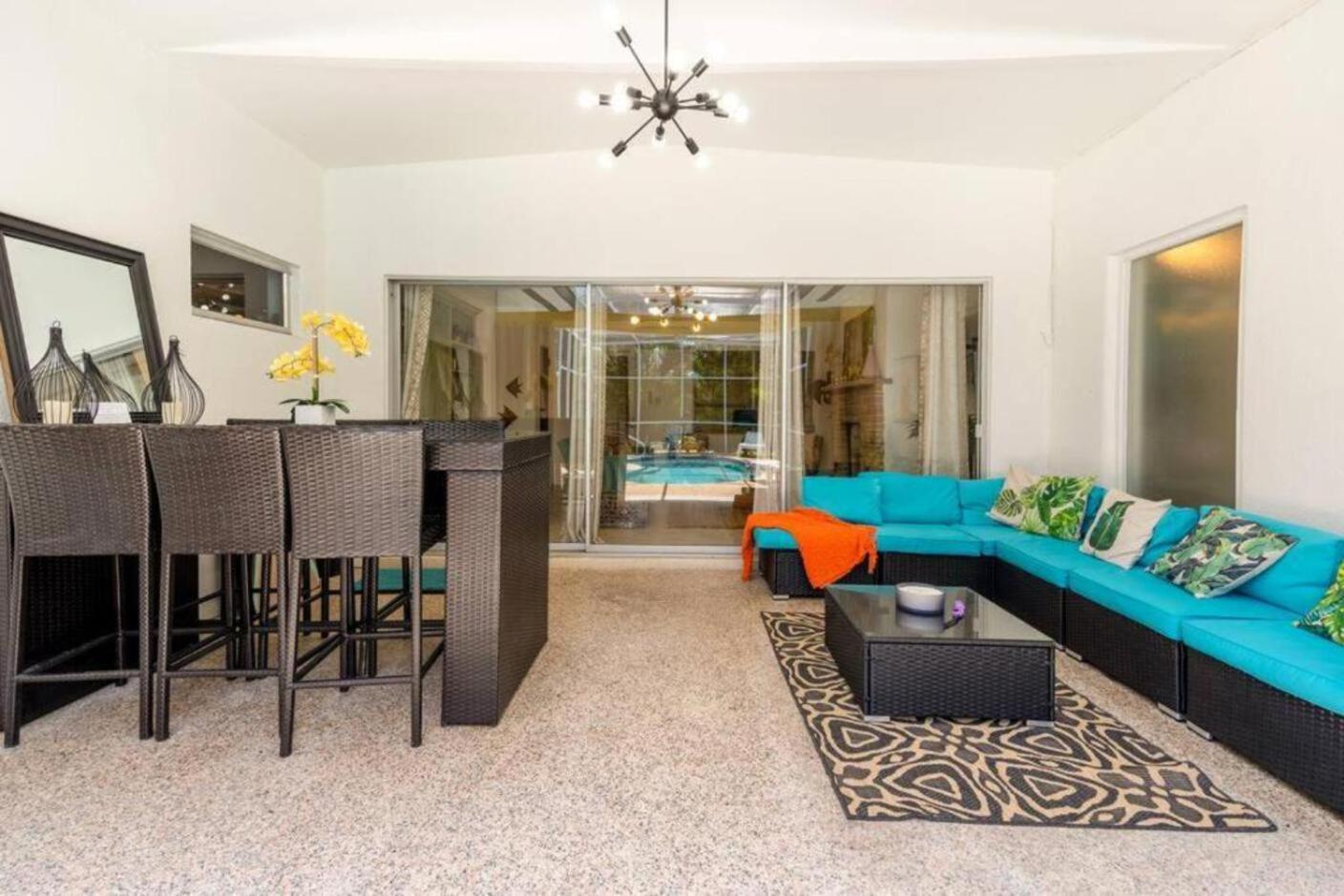 Fantastic Island House 1 Mile To The With Heated Pool *