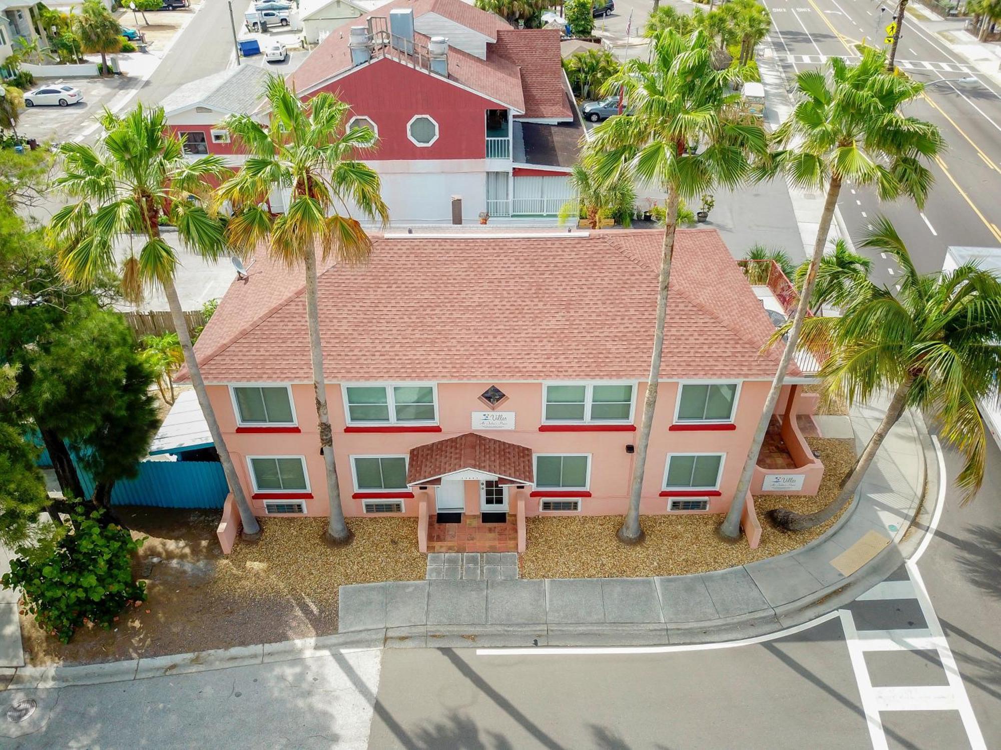 Apartment At John's Pass By Travel Services
