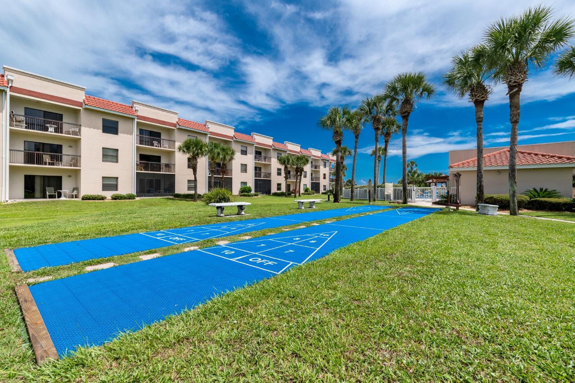 Ocean Village Club R11 *