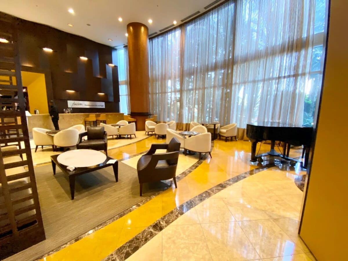 15th Floor Luxury At Trump Int *