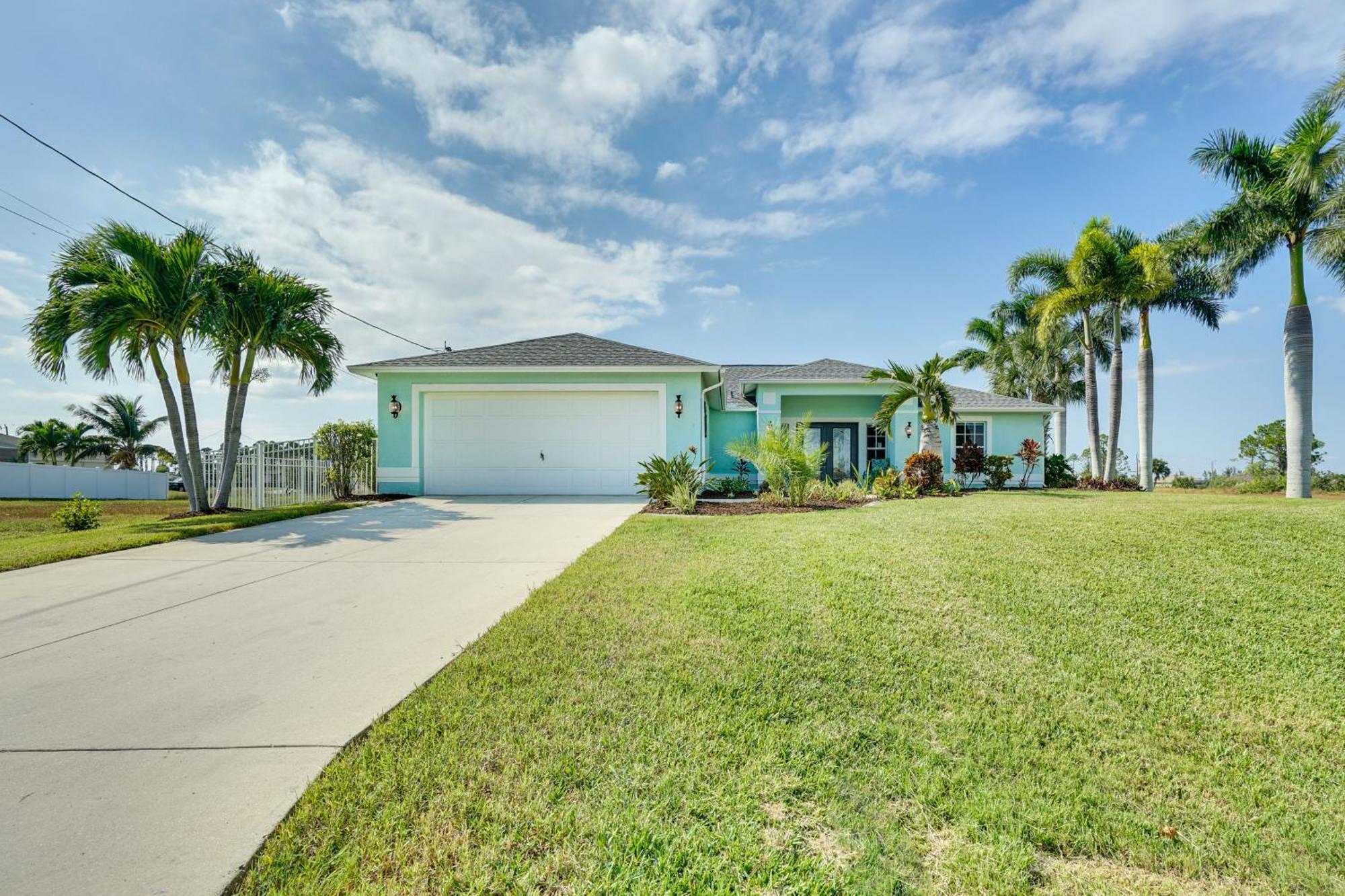 Holiday home Retreat With Heated Pool And Lanai! Cape Coral