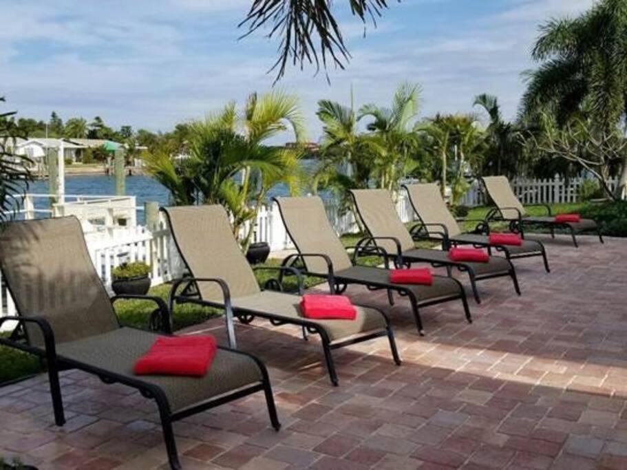 Holiday home Irb Surf House Waterfront Oasis+ Sunshine +fun Kayaks *