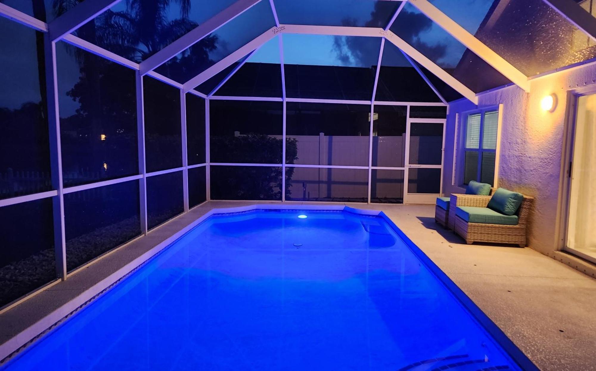 Turtle Bay Cottage! Cozy With Private Pool! Water View! Holiday home