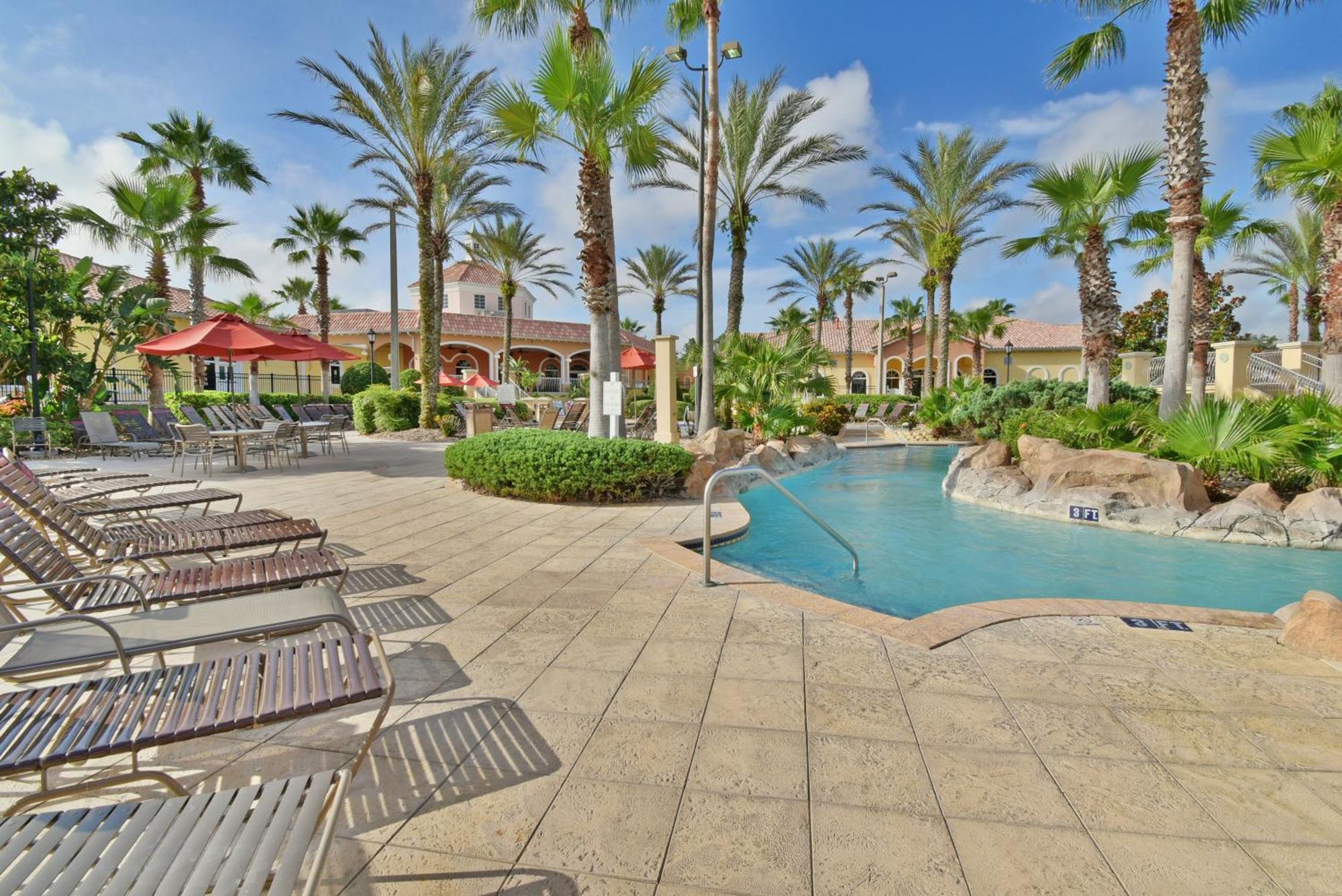 Holiday home Regal Palms Townhome,gated Community With Amenities *