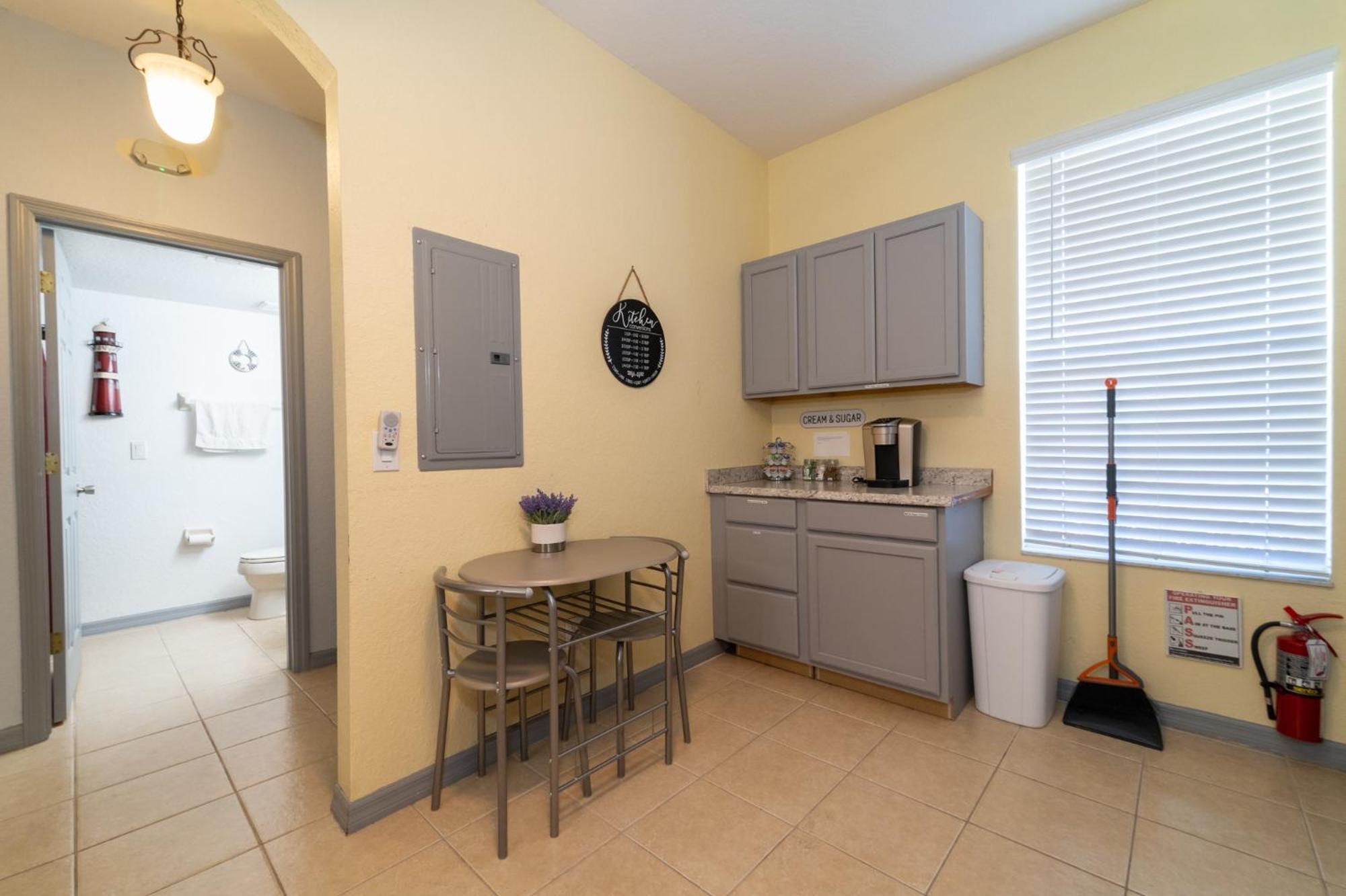 Regal Palms Townhome,gated Community With Amenities Davenport
