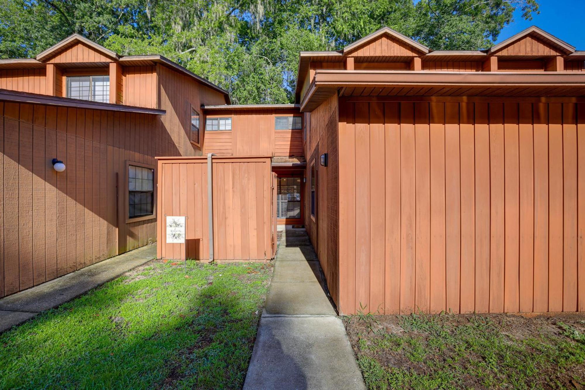 Holiday home Townhome With Patio About 3 Mi To Uf! Gainesville