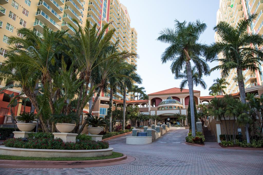 Best Holiday Suites Botel