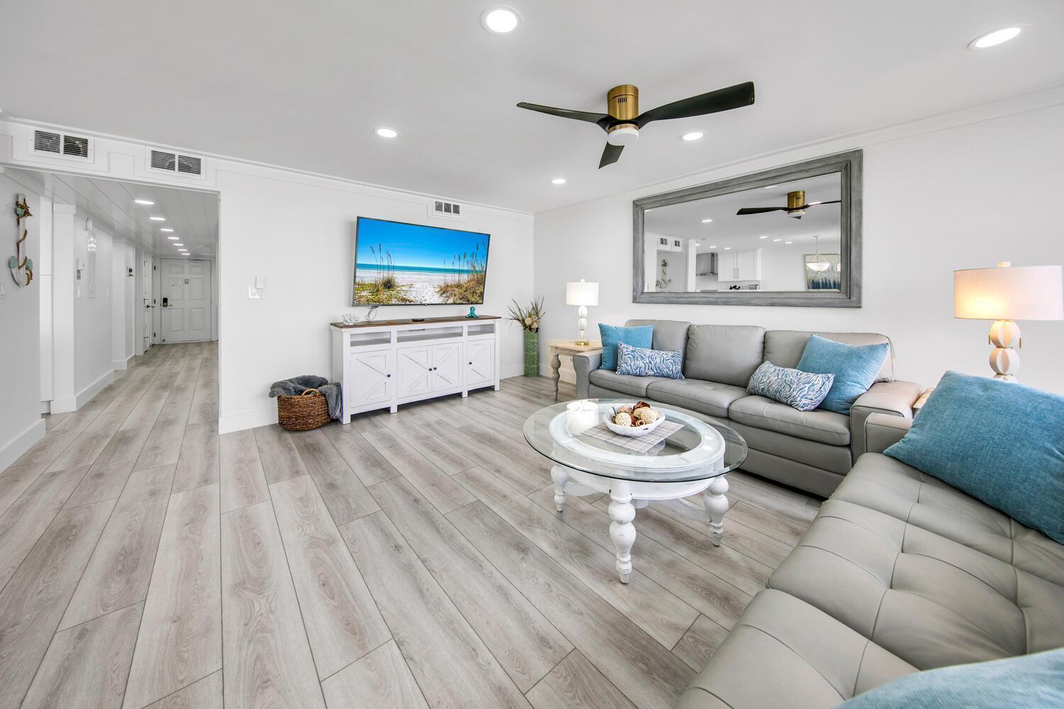 Edgewater Tower 2-407 Holiday home