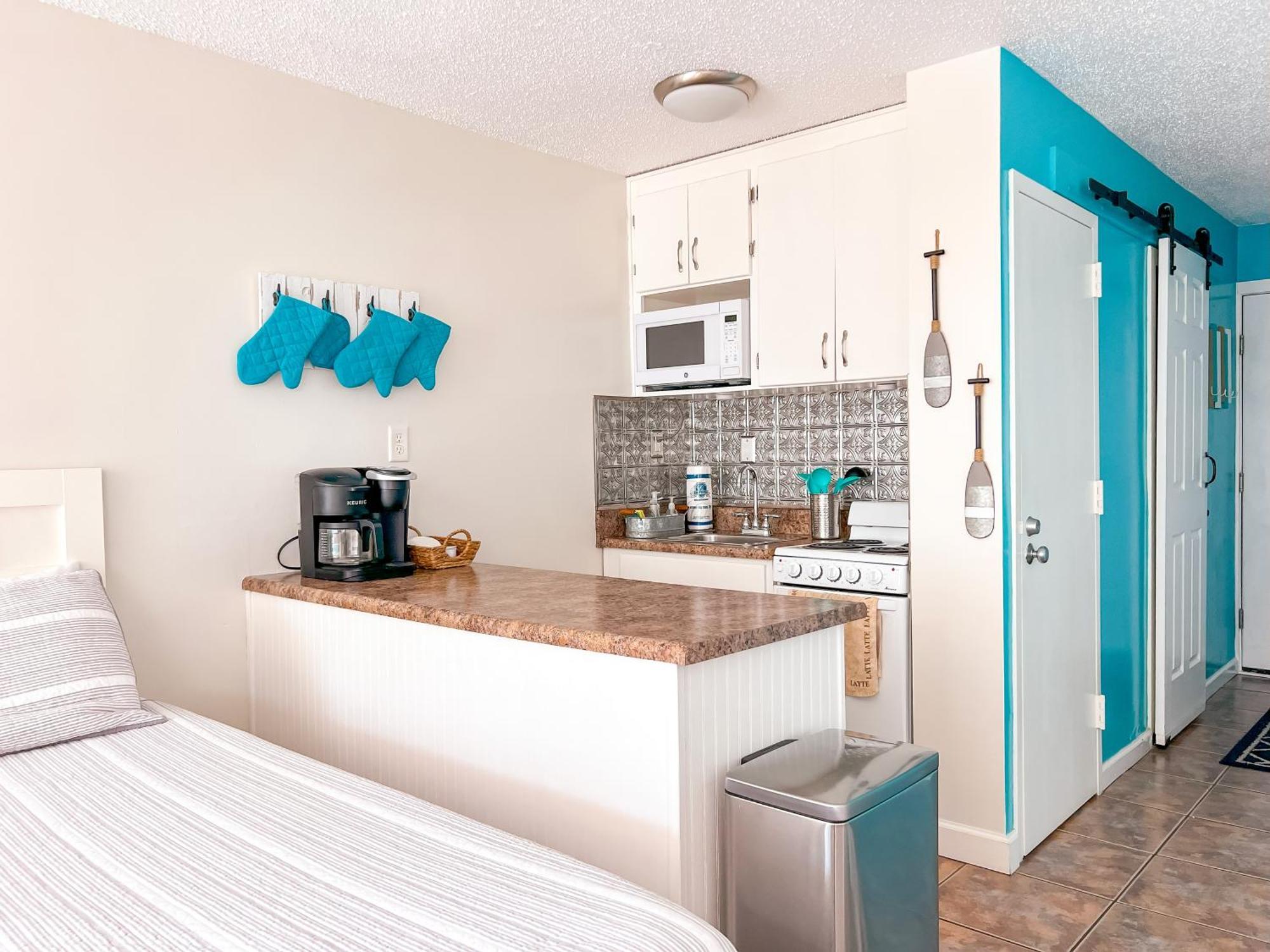 Beachfront - Perfect Location - Free Chairs Apartment