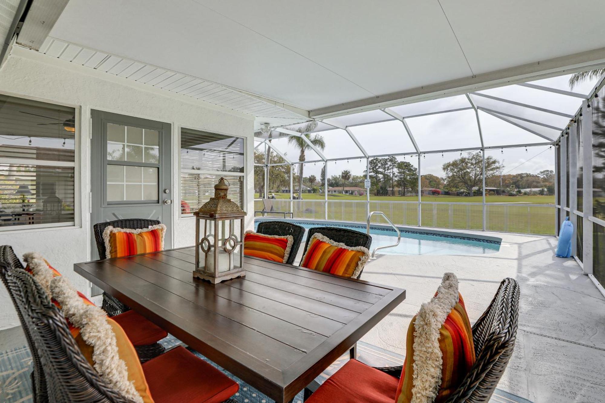 Centrally Located With Heated Pool! * Sarasota
