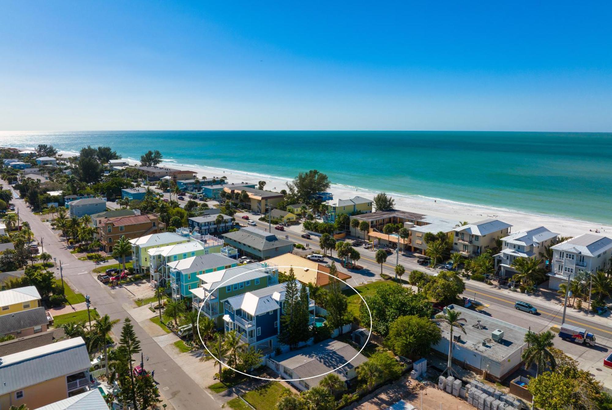 Holiday home Ocean Star! 7 Bdrms, 7 Baths! Beaches Less Than 5min Walk To Beach! Holmes Beach