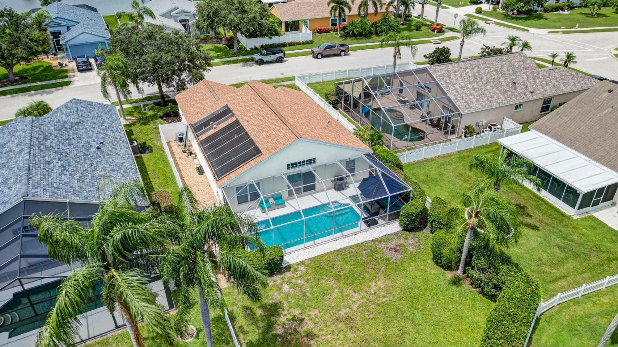 Turtle Bay Cottage! Cozy With Private Pool! Water View! Holiday home