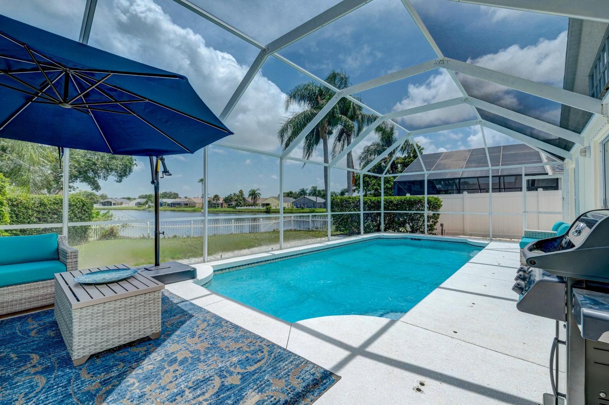 Turtle Bay Cottage! Cozy With Private Pool! Water View! Holiday home