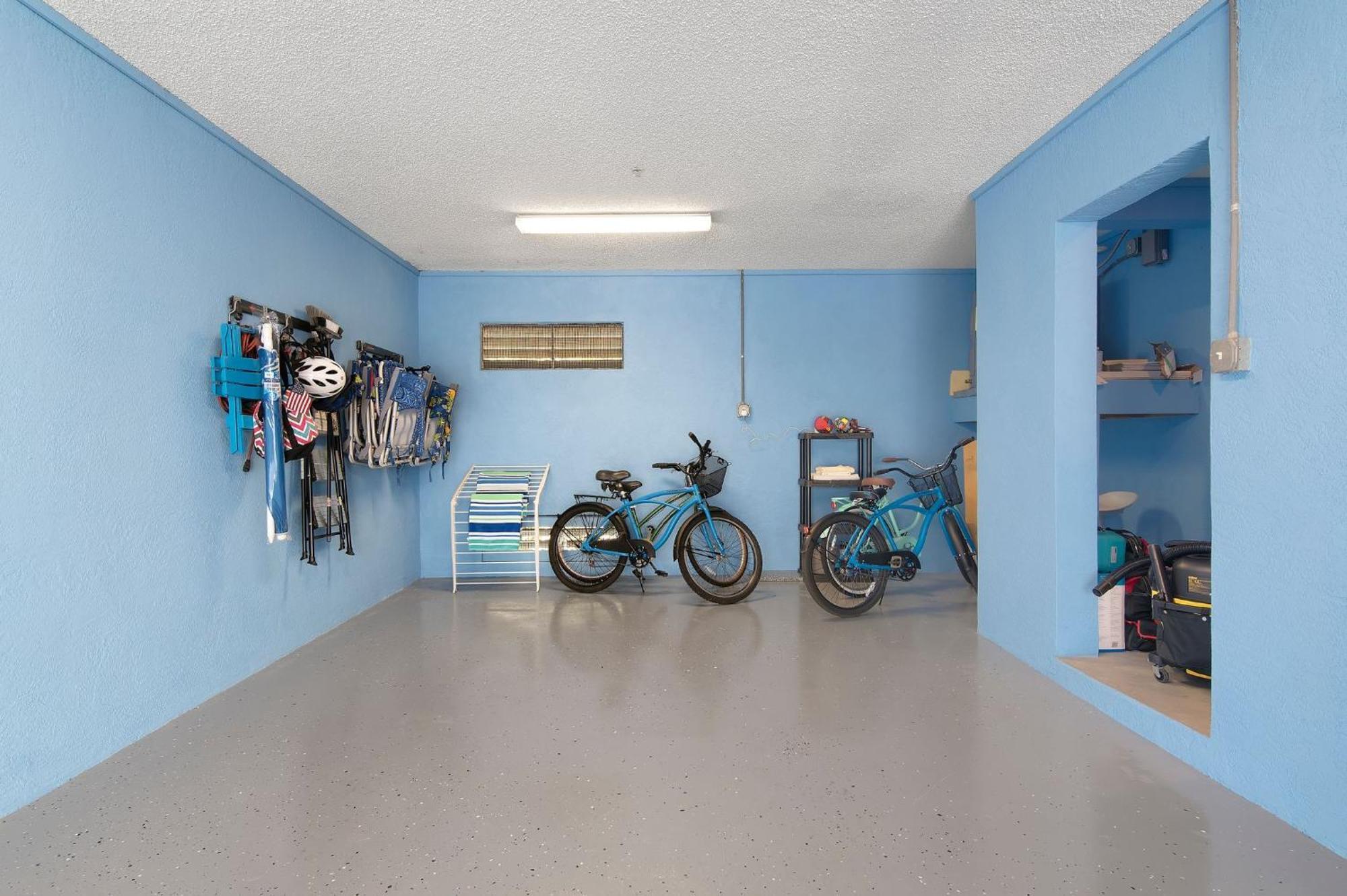 The Tree House! Beautiful Townhome In With Great Amenities Surrounded By Nature! Holiday home Longboat Key