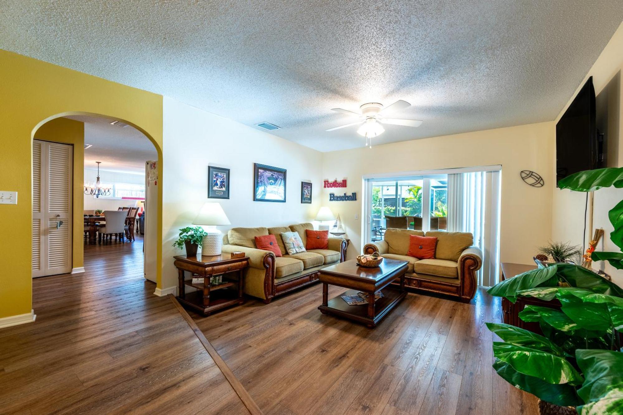 Montauks Point! Private Pool 10 Min Drive To Anna Maria Beaches!