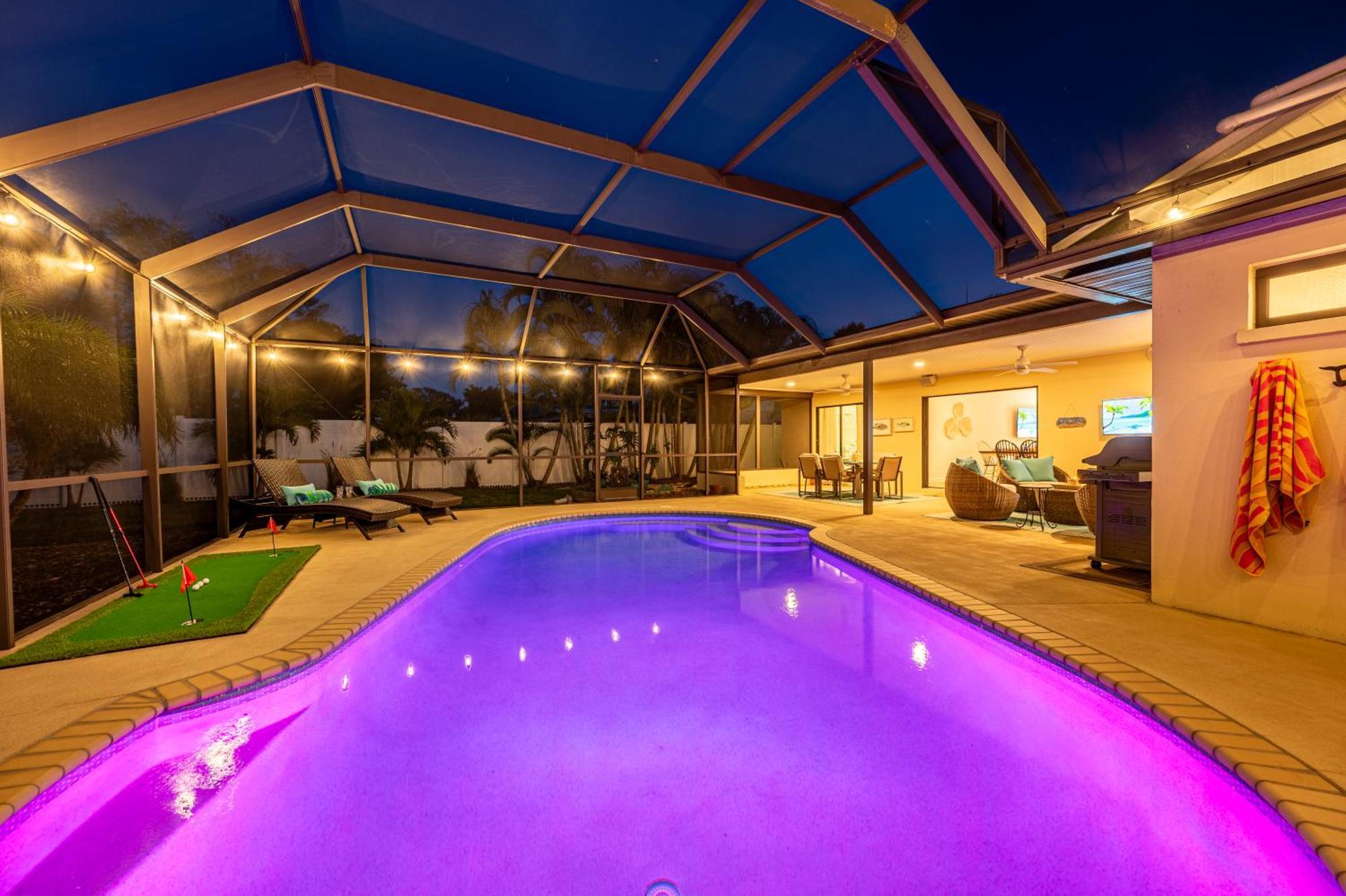 New! House Of Palms! Private Pool Home! Short Drive To Ami *