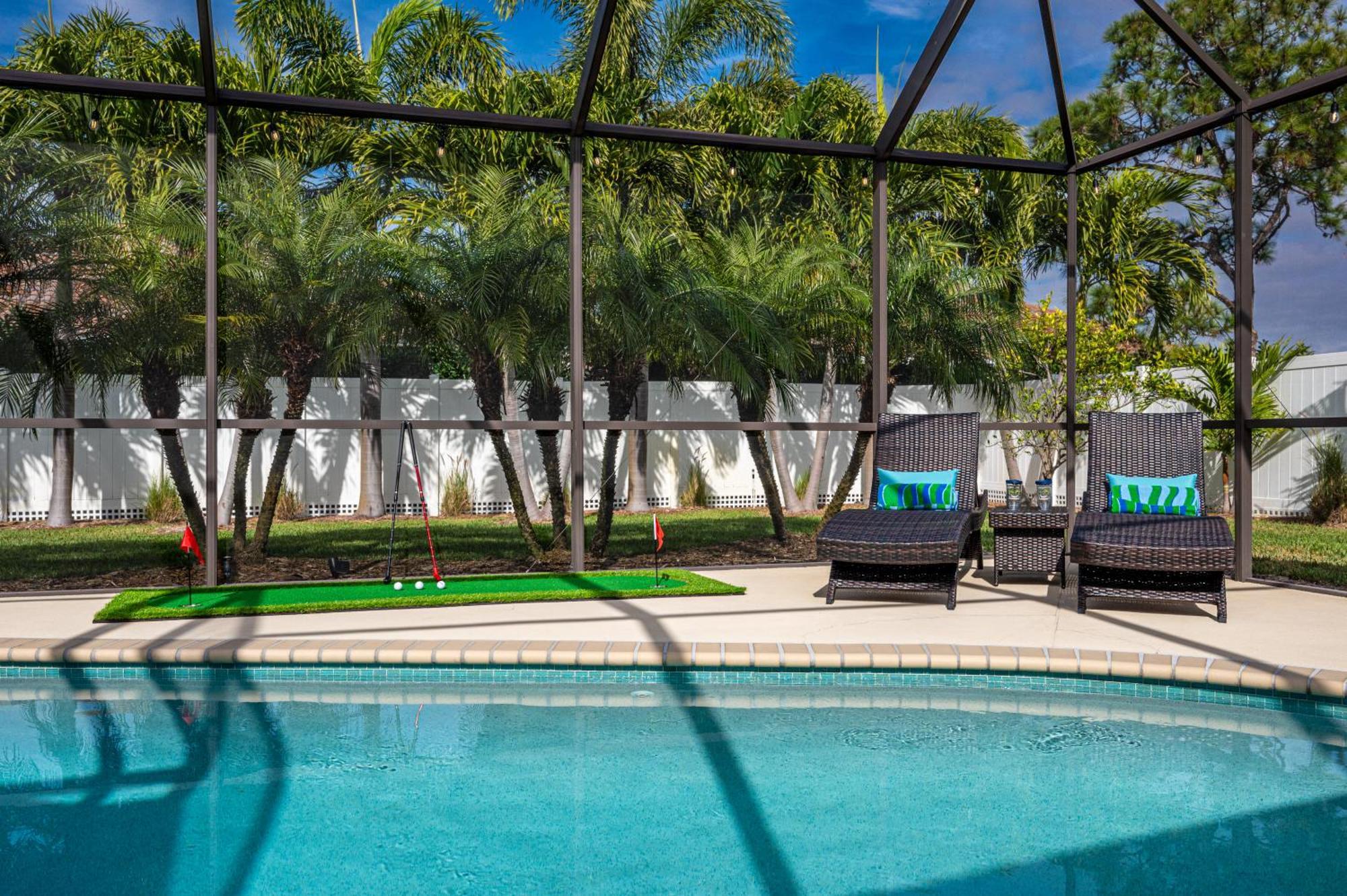 New! House Of Palms! Private Pool Home! Short Drive To Ami