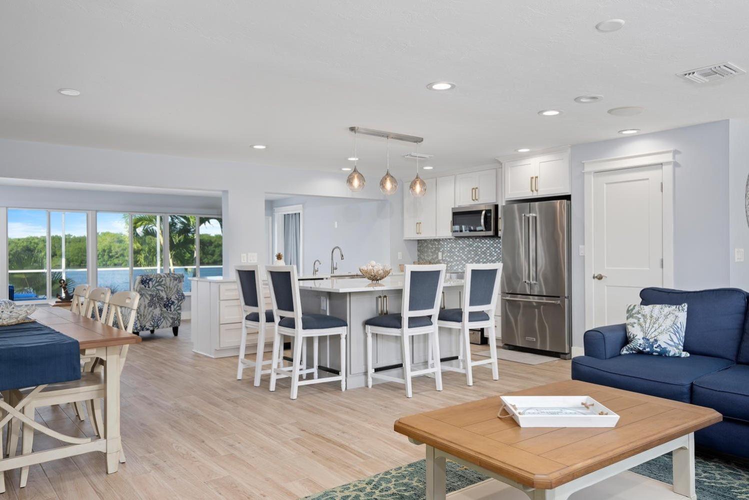 Holiday home Casa Palma! Beautiful Waterfront With Heated Pool & Dock! Bradenton