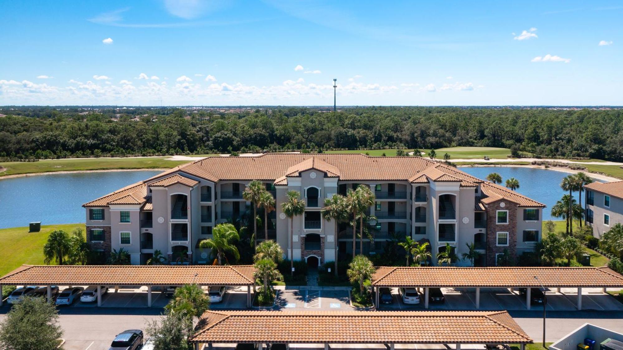 12th Hole Hideaway! Ground Floor At Lakewood National Golf Club! Bradenton